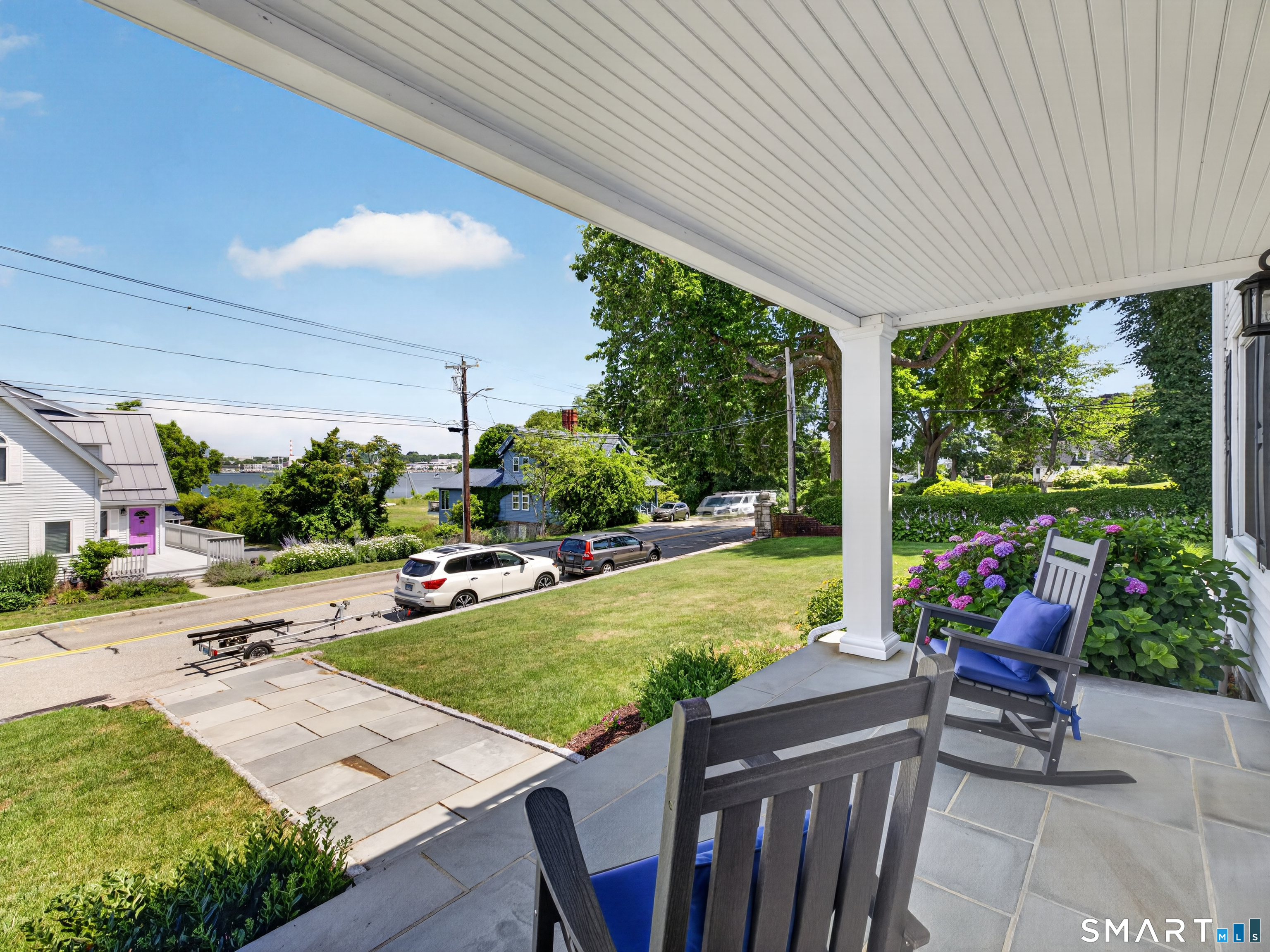 415 Pequot Avenue Property Photo 3