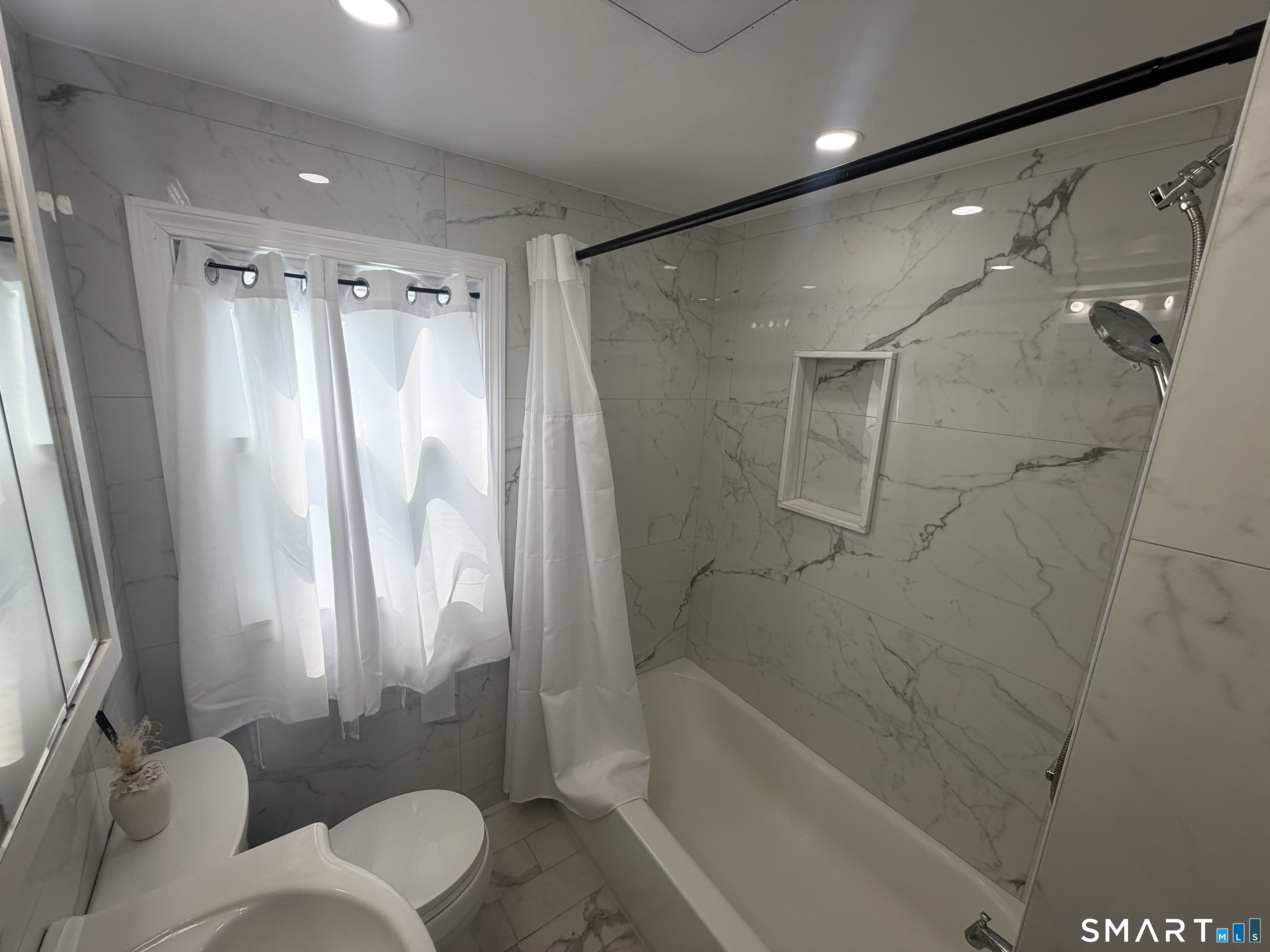 24194655 Property Photo 14