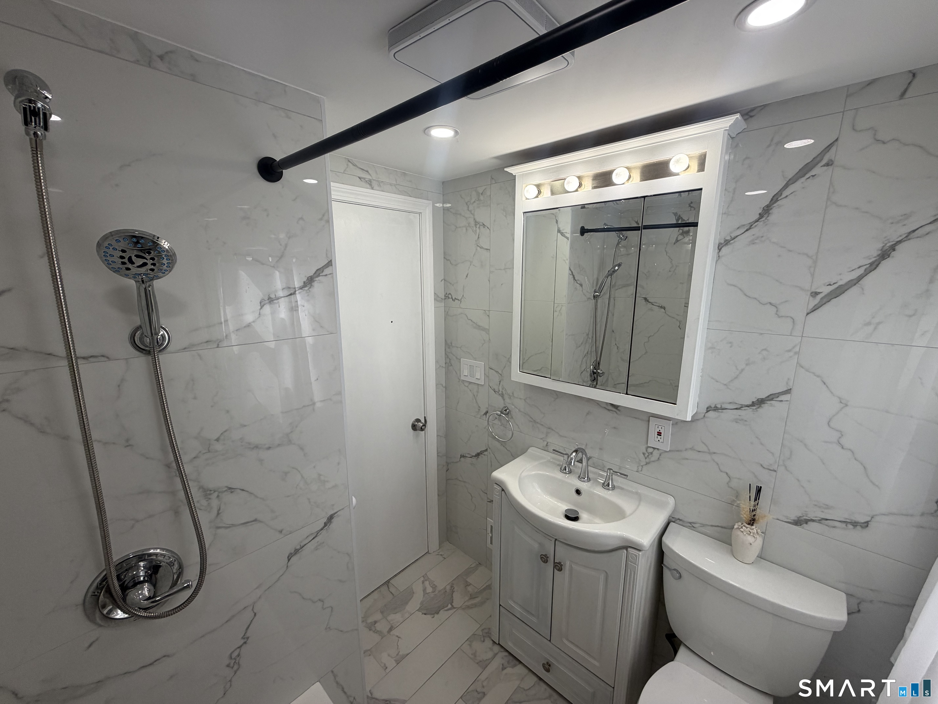 24194655 Property Photo 16