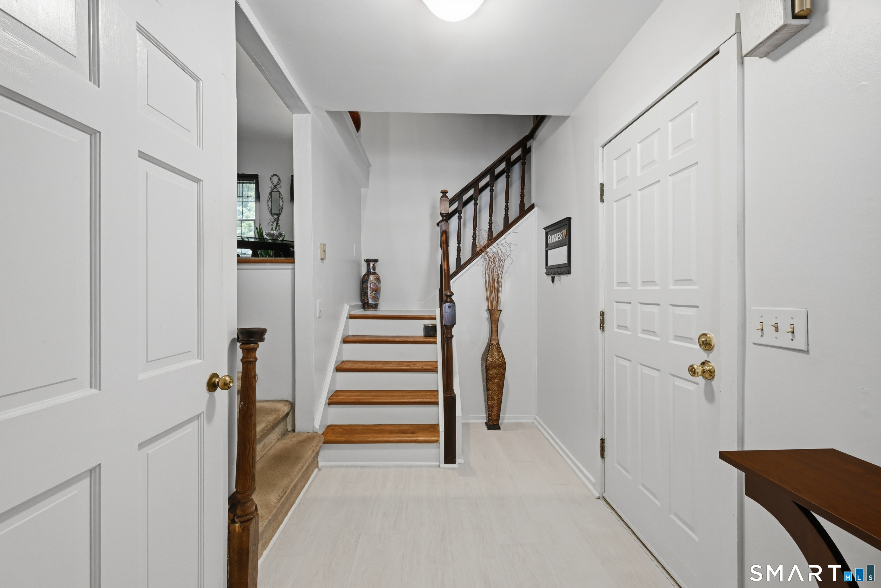 42 Linda Lane Property Photo 2