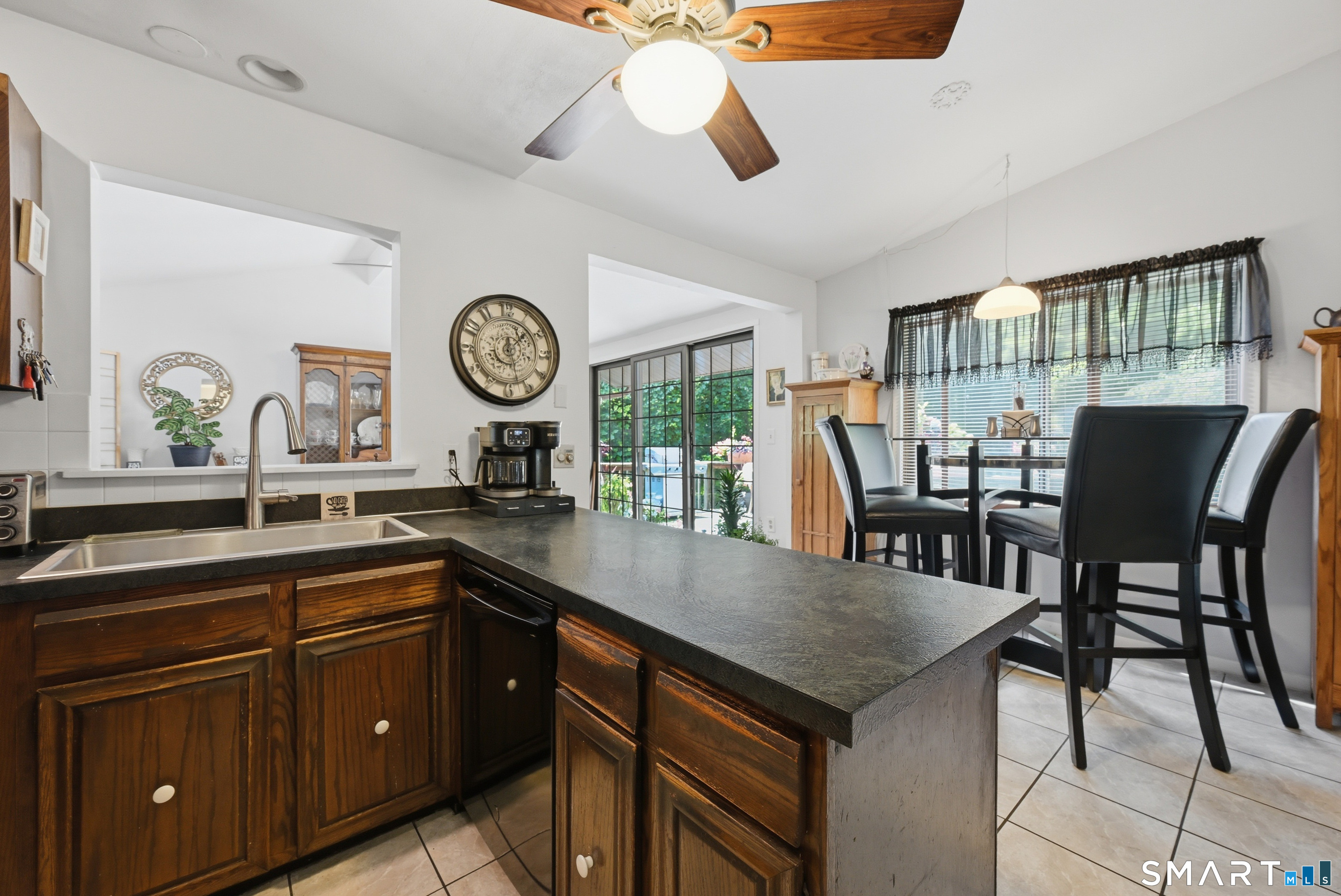 42 Linda Lane Property Photo 7