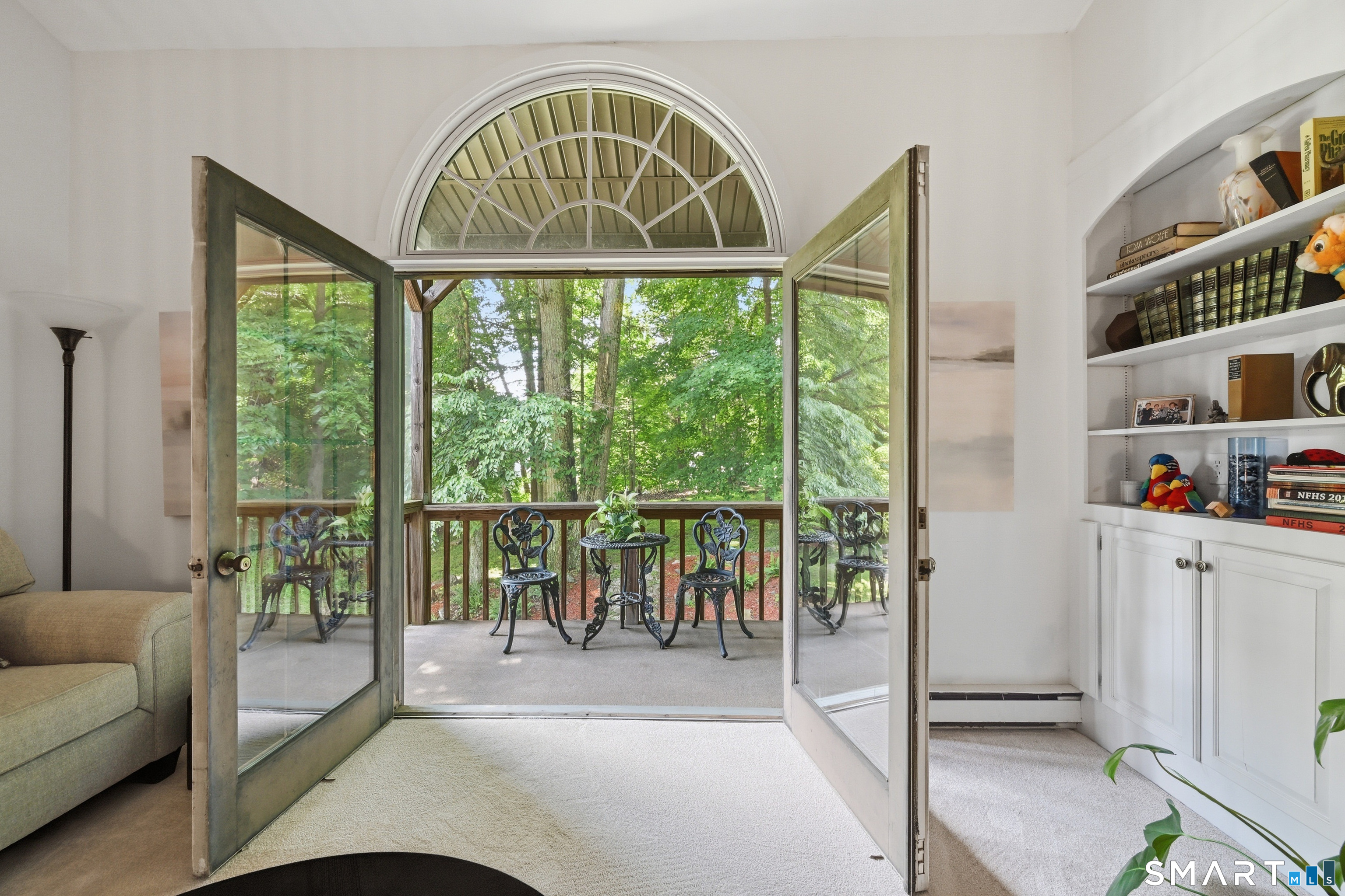 42 Linda Lane Property Photo 12