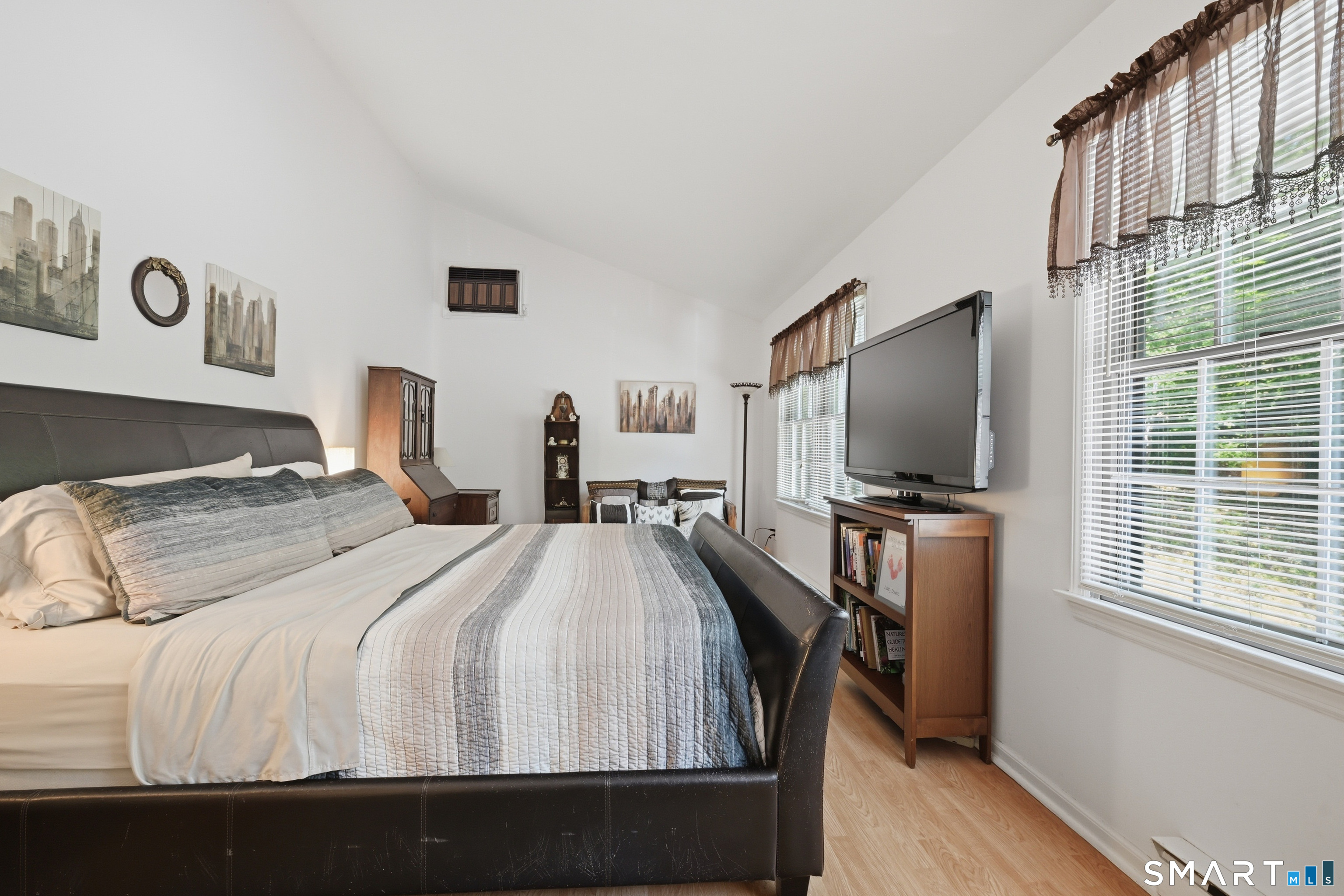 42 Linda Lane Property Photo 14