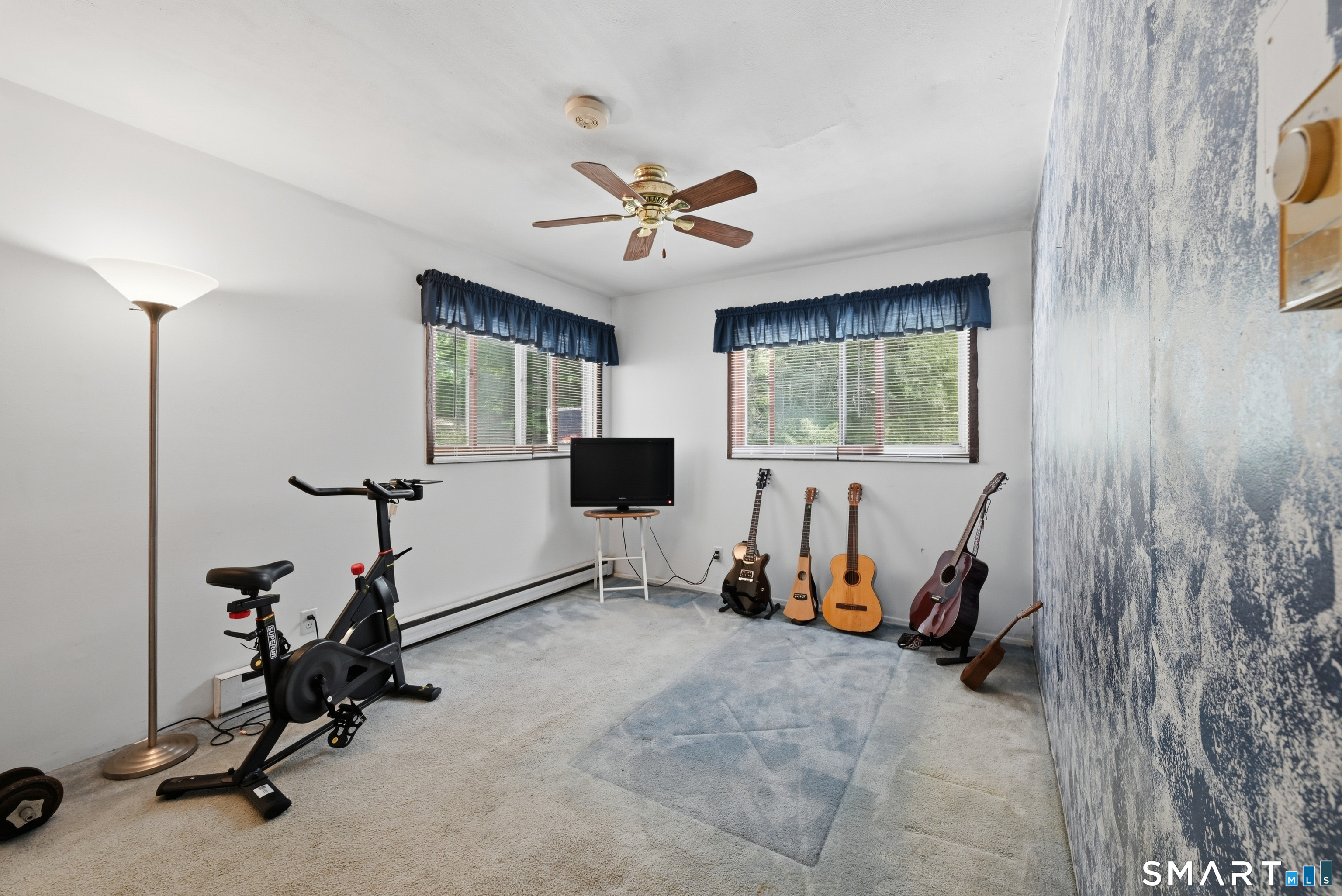 42 Linda Lane Property Photo 20