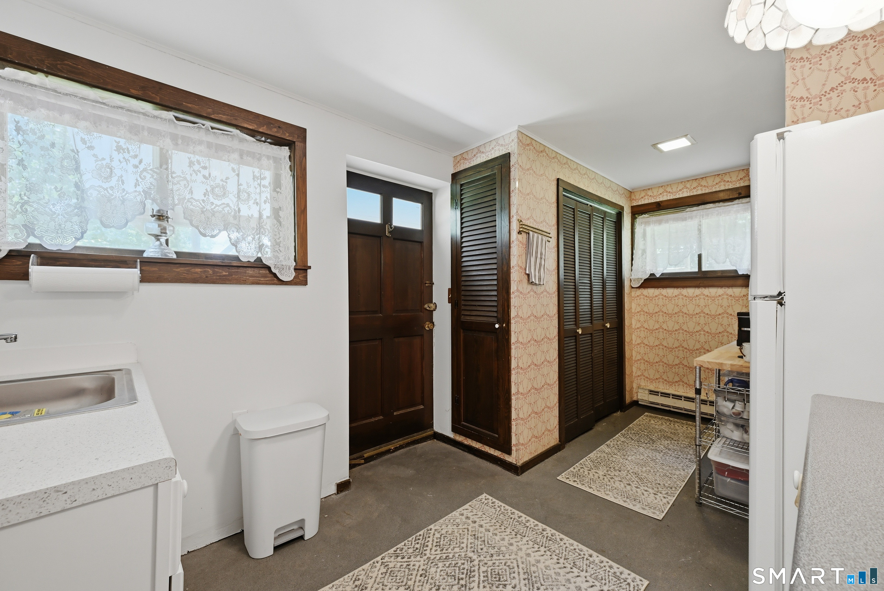42 Linda Lane Property Photo 27
