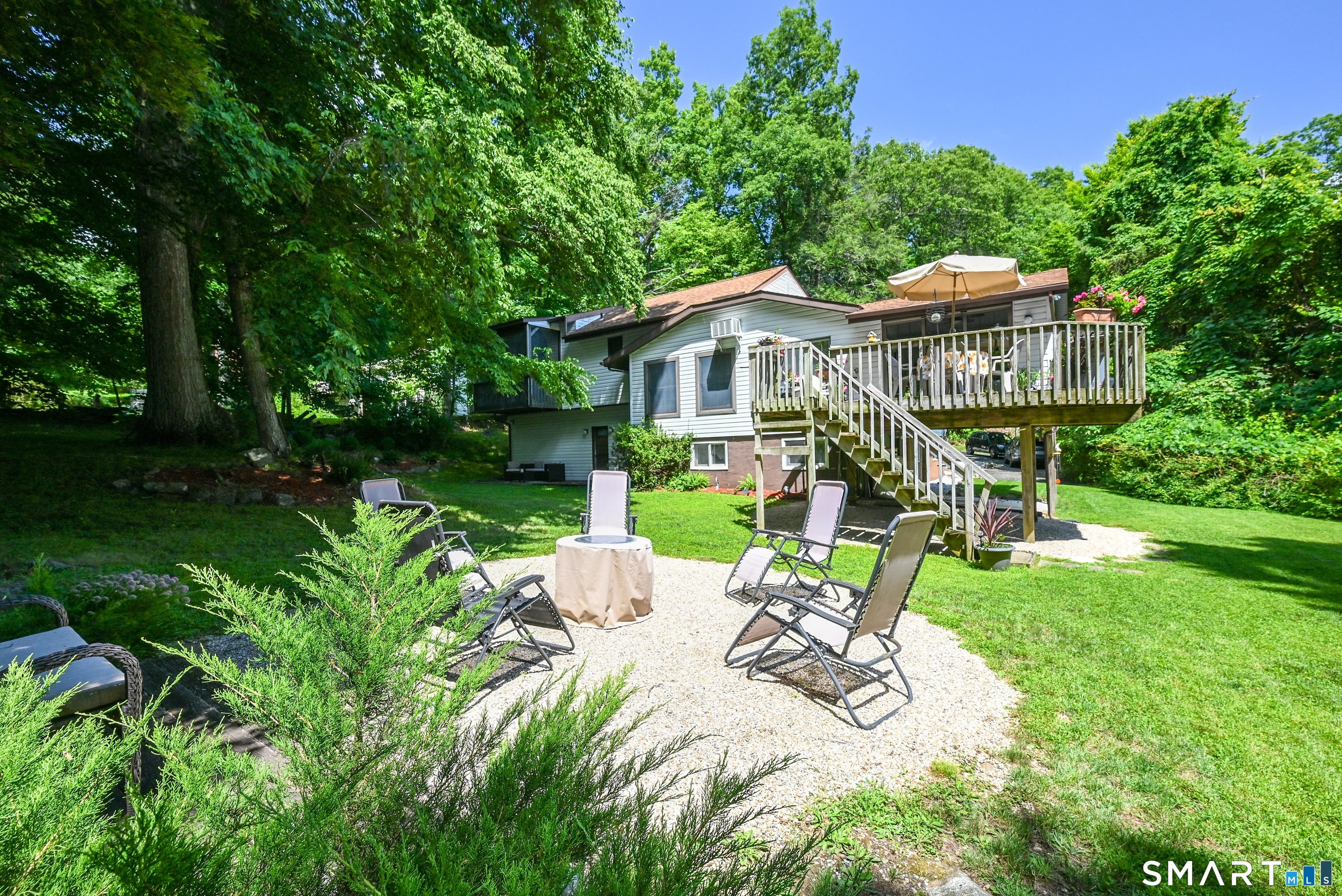 42 Linda Lane Property Photo 34