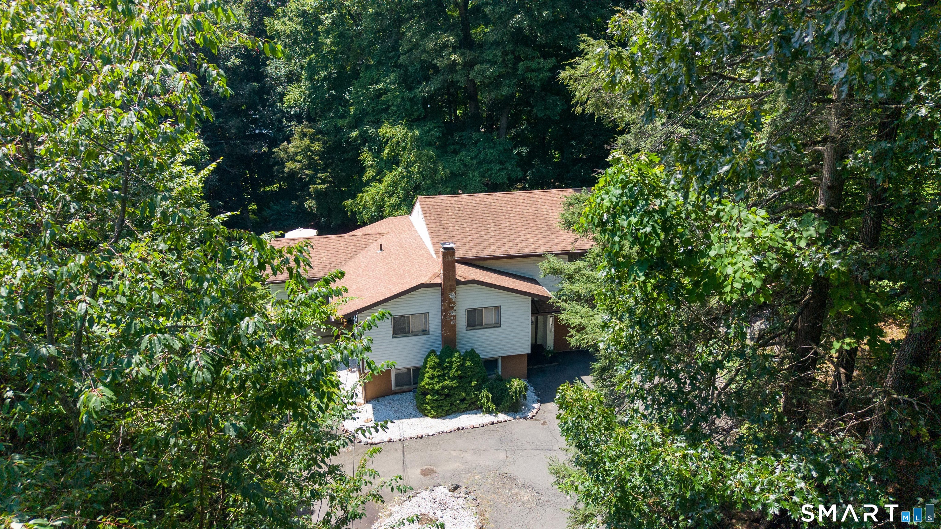42 Linda Lane Property Photo 37