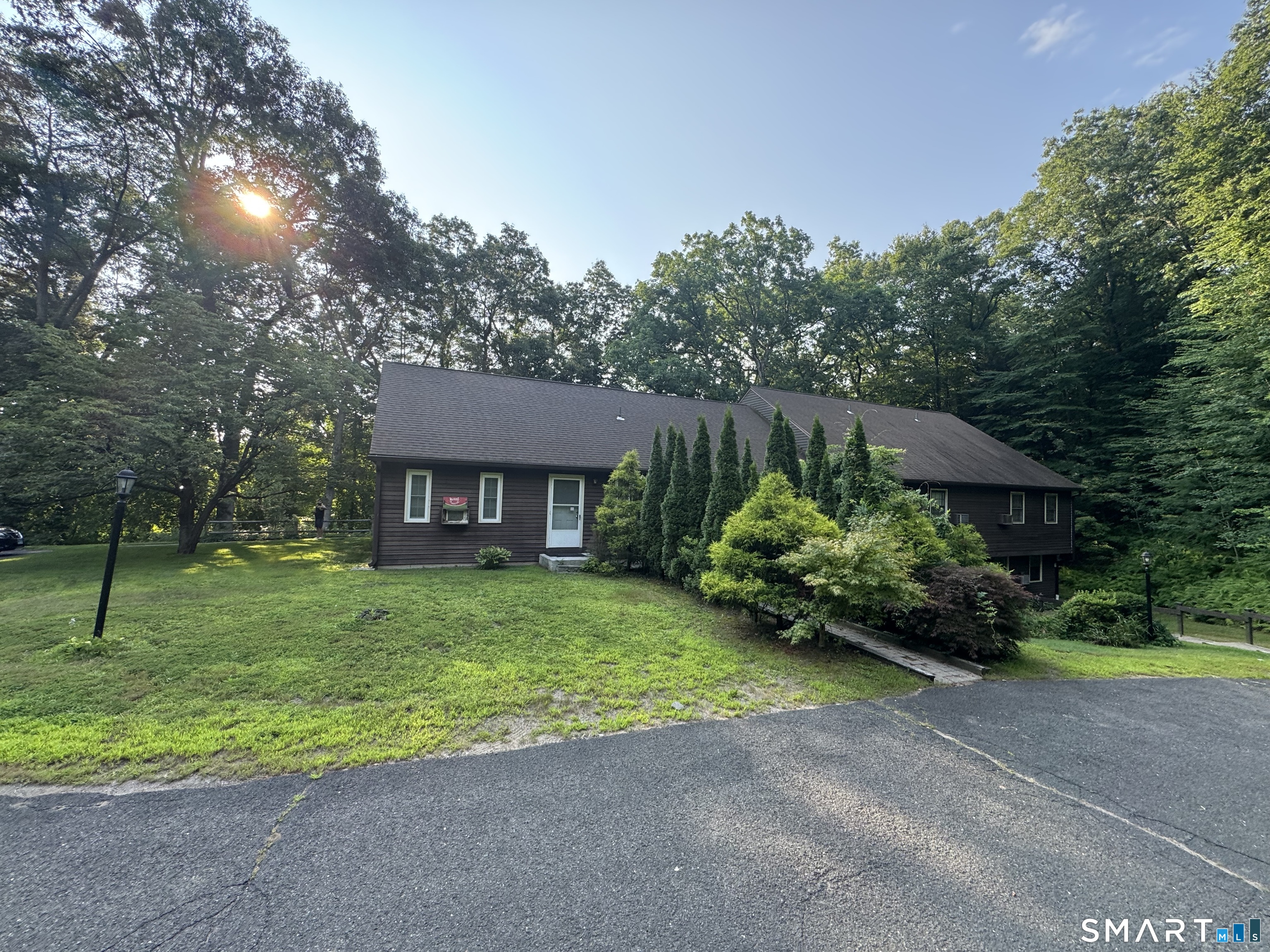 239 Old Farms 16e Road Property Photo 3
