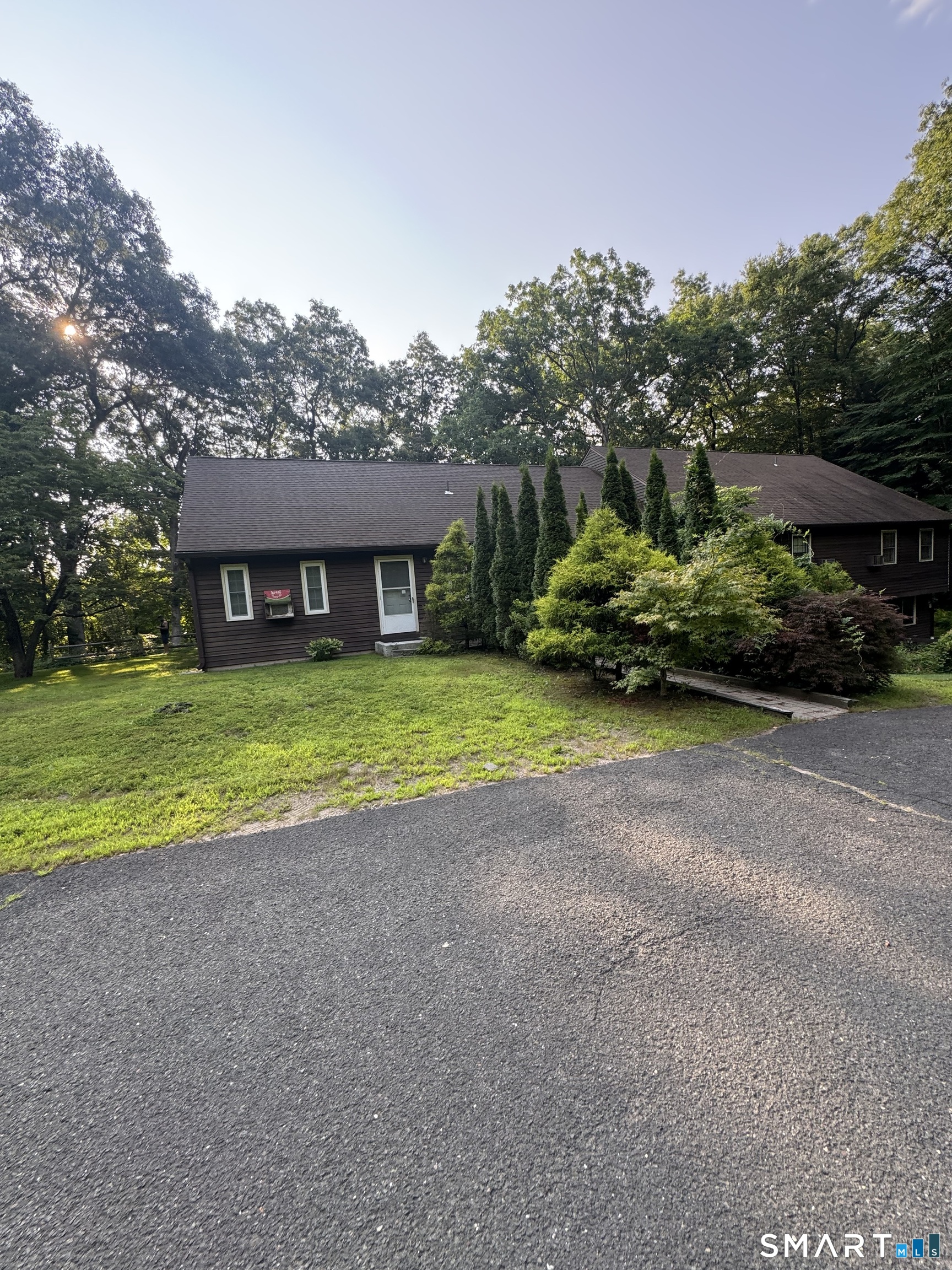 239 Old Farms 16e Road Property Photo 9