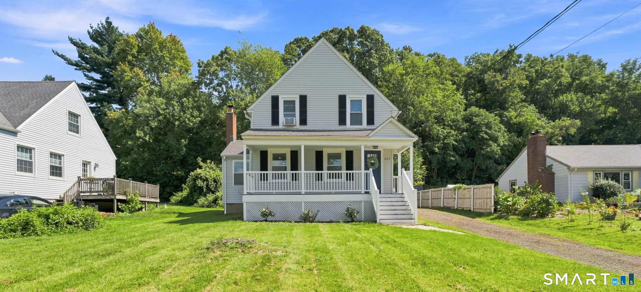 225 Laurel Street Property Photo 1