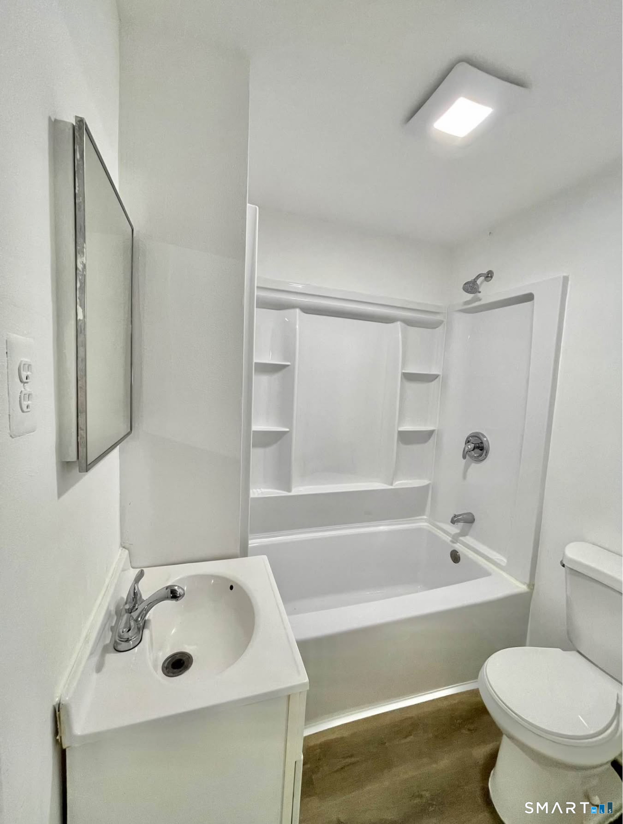 449 Wilson Street Property Photo 4