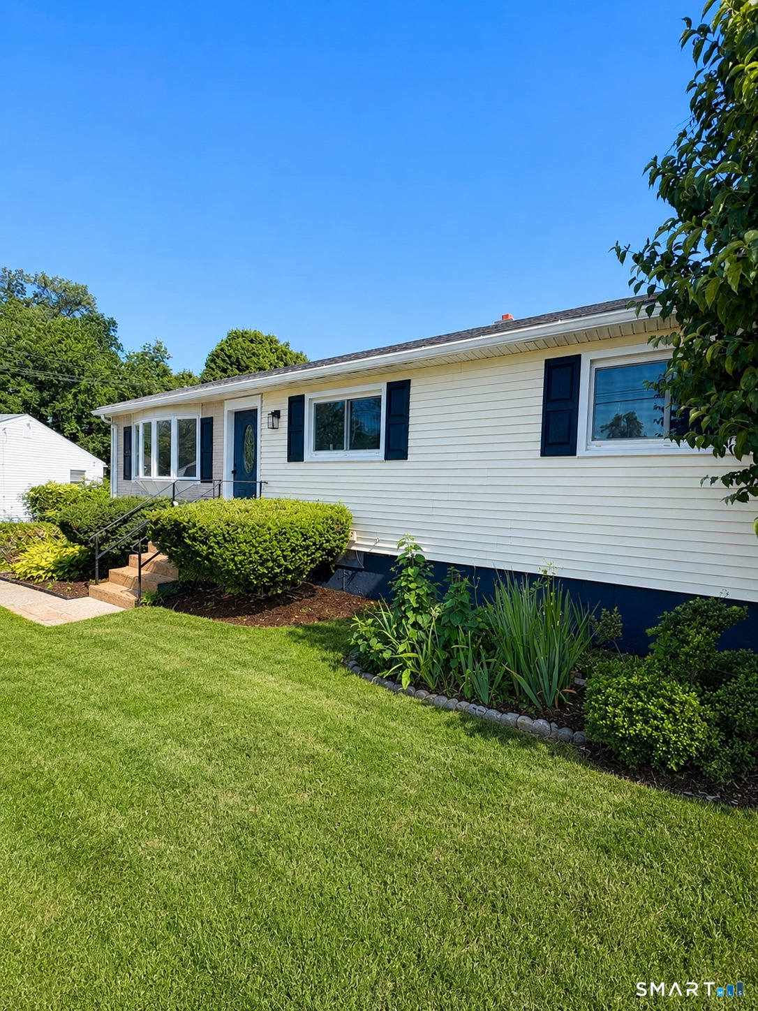 11 Flaum Drive Property Photo 2