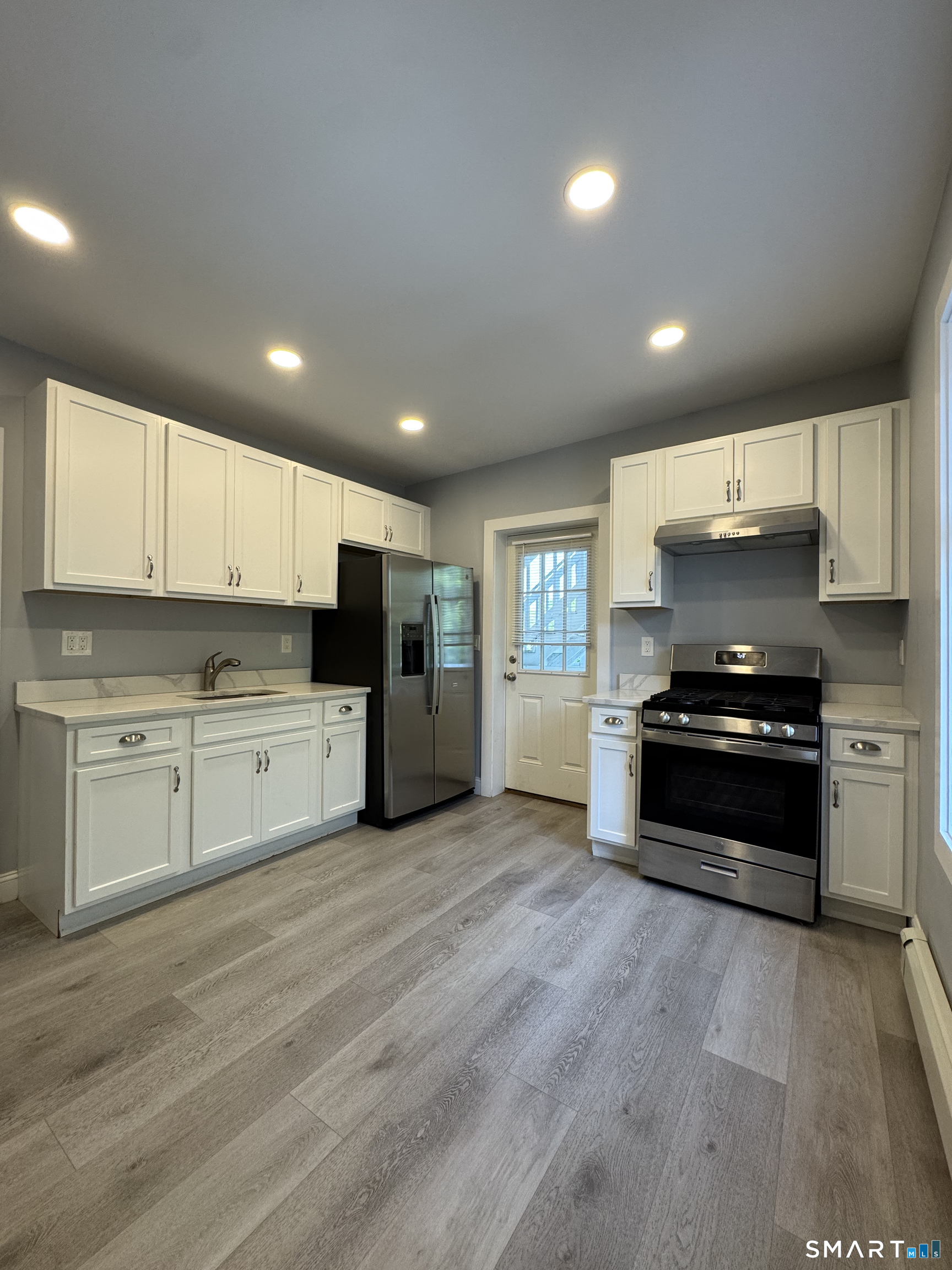 40 Clarks Hill Fl 2 Avenue Property Photo 1