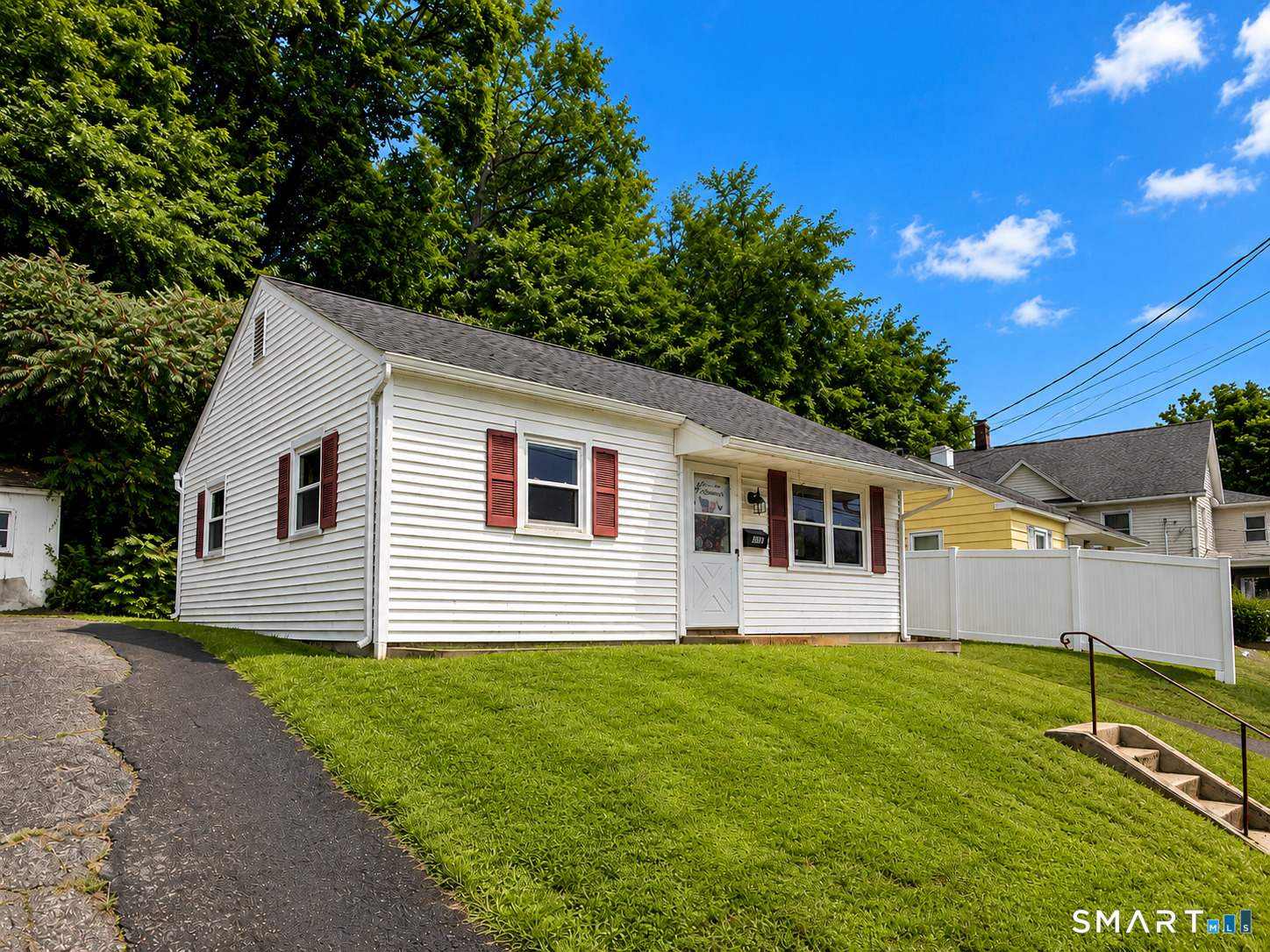 298 New Litchfield Street Property Photo 1