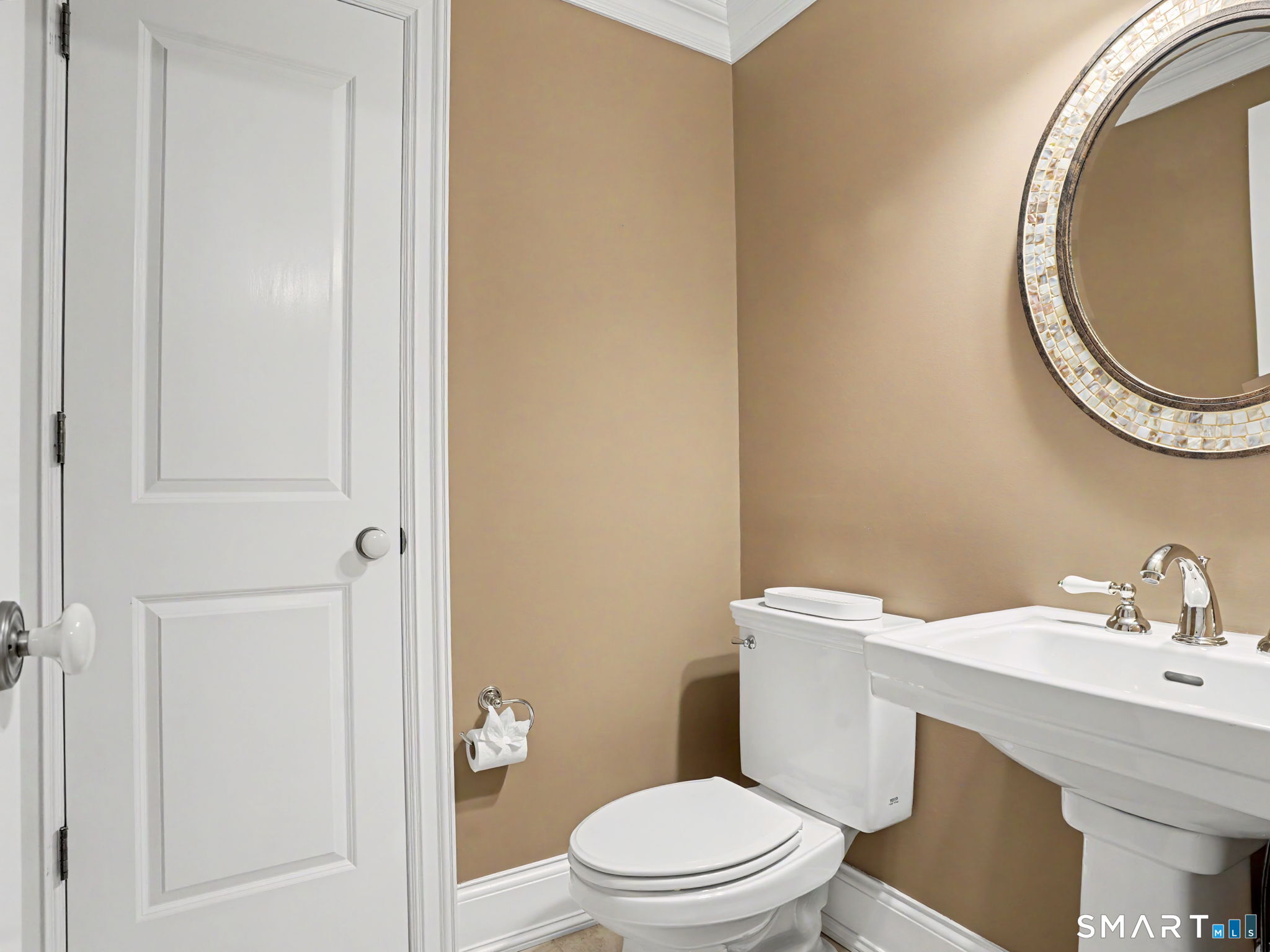 136 East 4b Avenue Property Photo 3