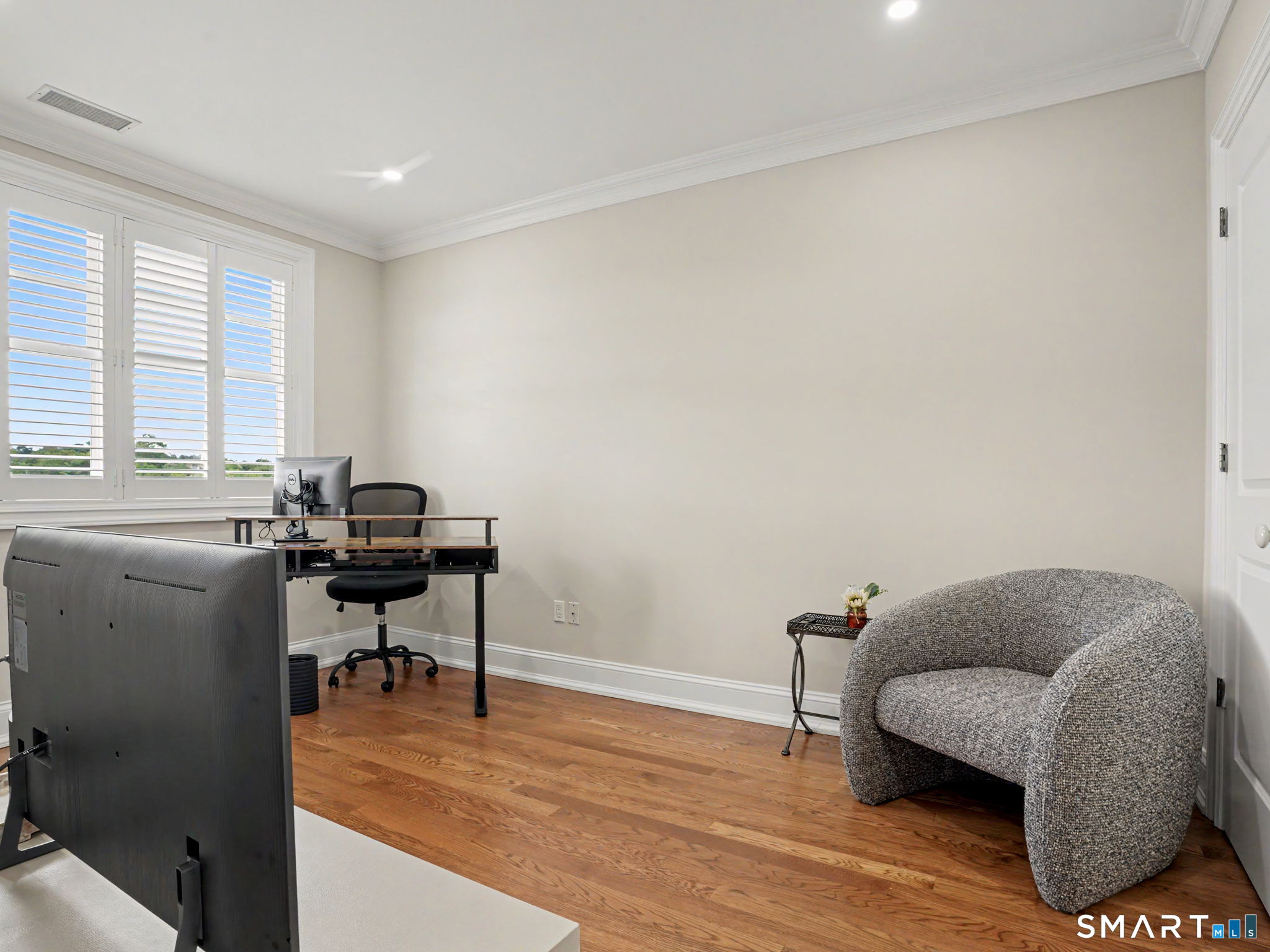 136 East 4b Avenue Property Photo 28