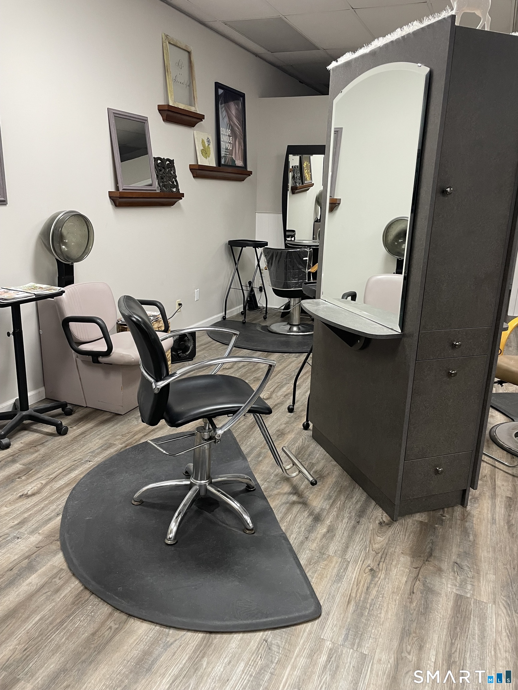 30 Pennsylvania Beauty Salon Business Avenue Property Photo 1