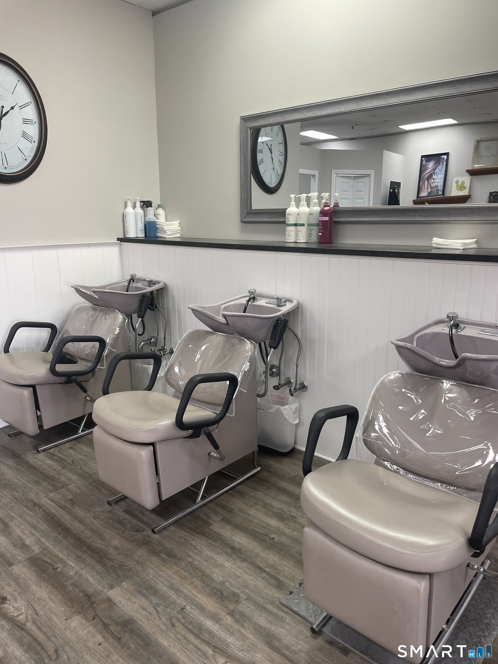 30 Pennsylvania Beauty Salon Business Avenue Property Photo 3