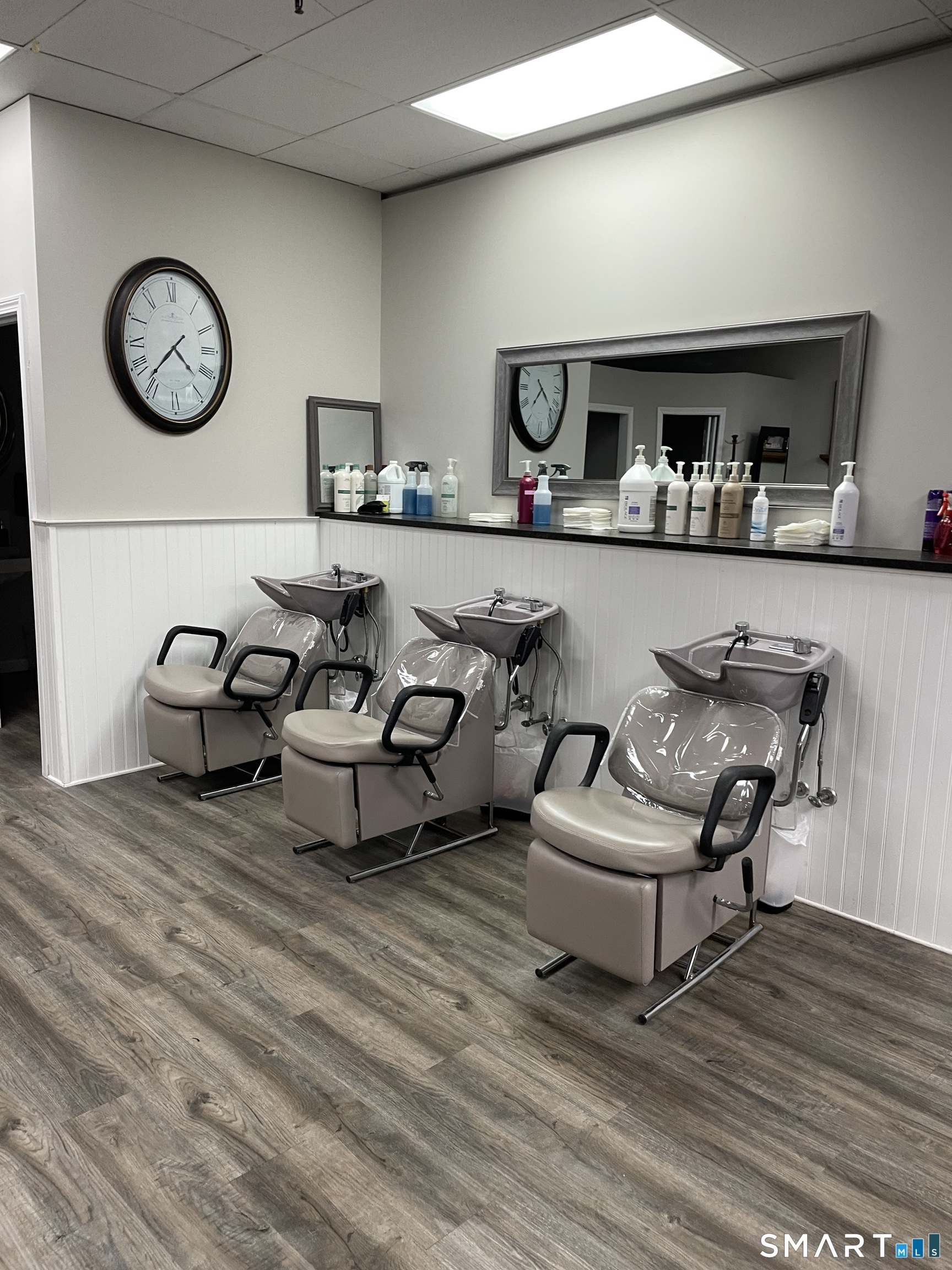 30 Pennsylvania Beauty Salon Business Avenue Property Photo 4