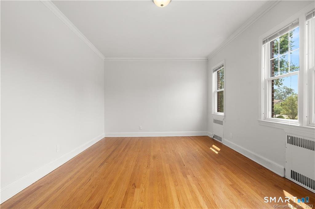 684 Farmington B6 Avenue Property Photo 3