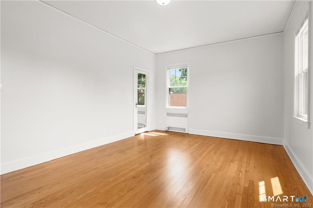684 Farmington B6 Avenue Property Photo 18