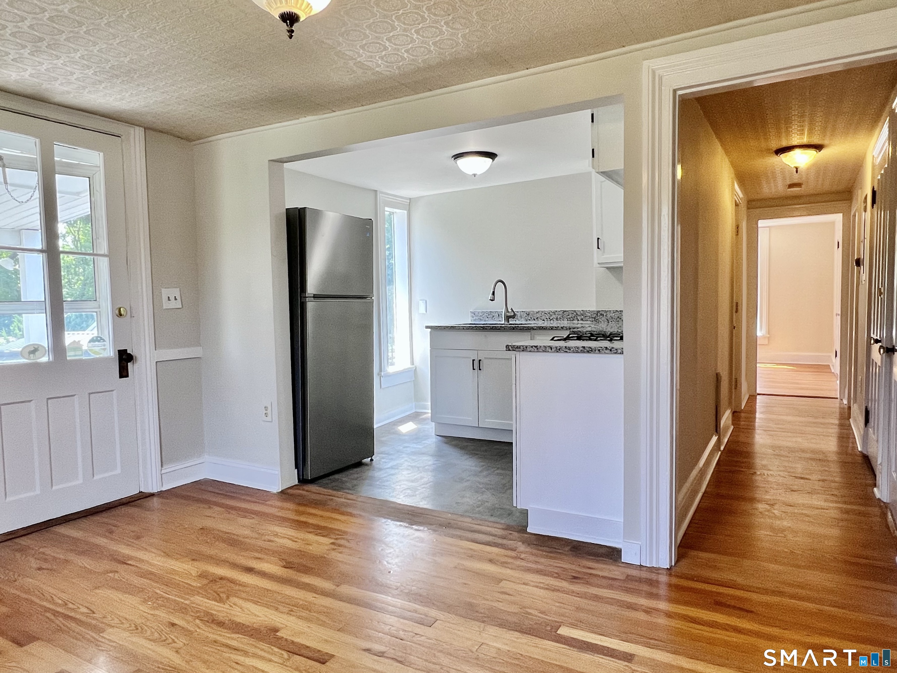 1596 Main 2nd Floor Street Property Photo 5