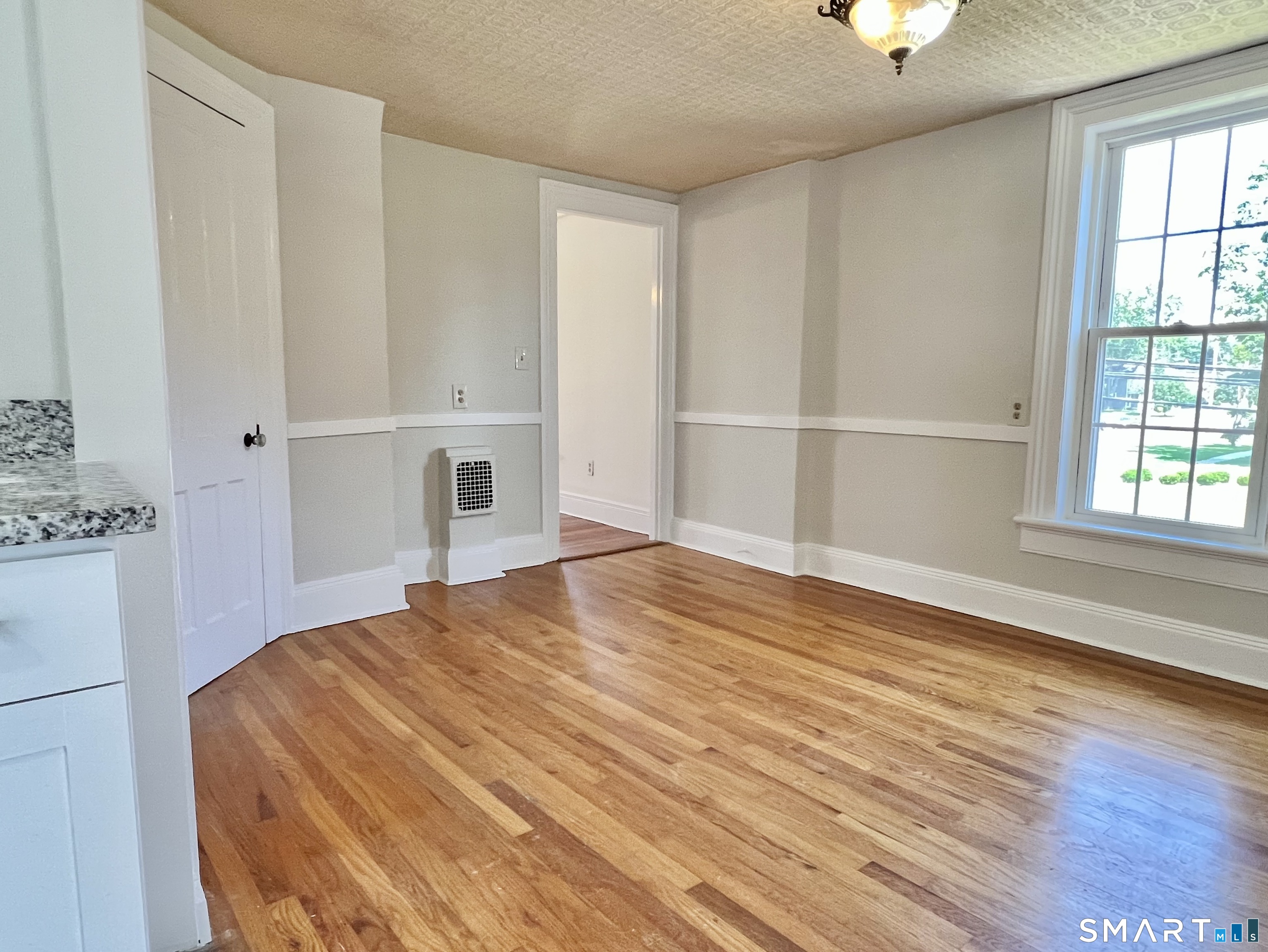 1596 Main 2nd Floor Street Property Photo 8