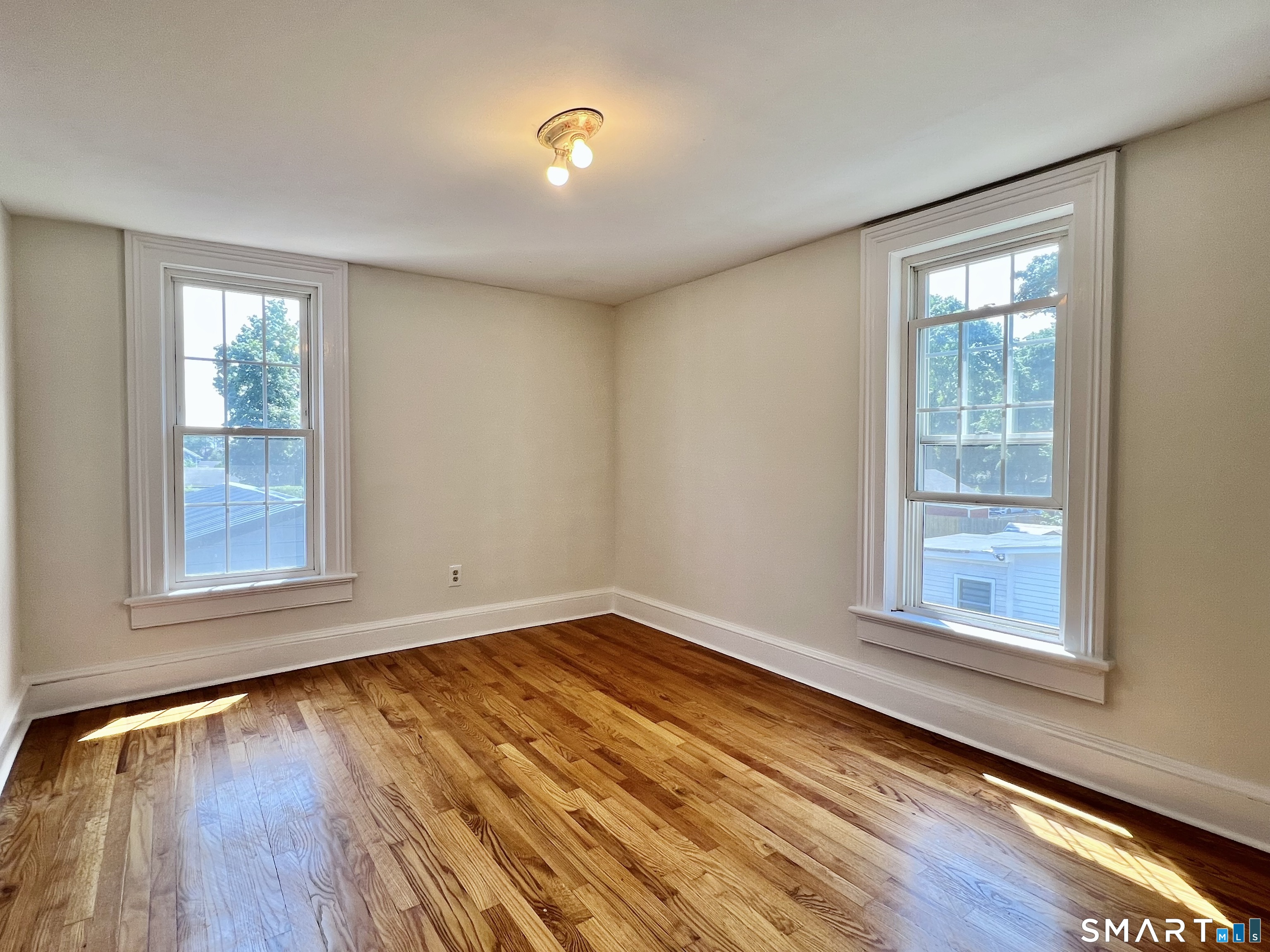 1596 Main 2nd Floor Street Property Photo 11
