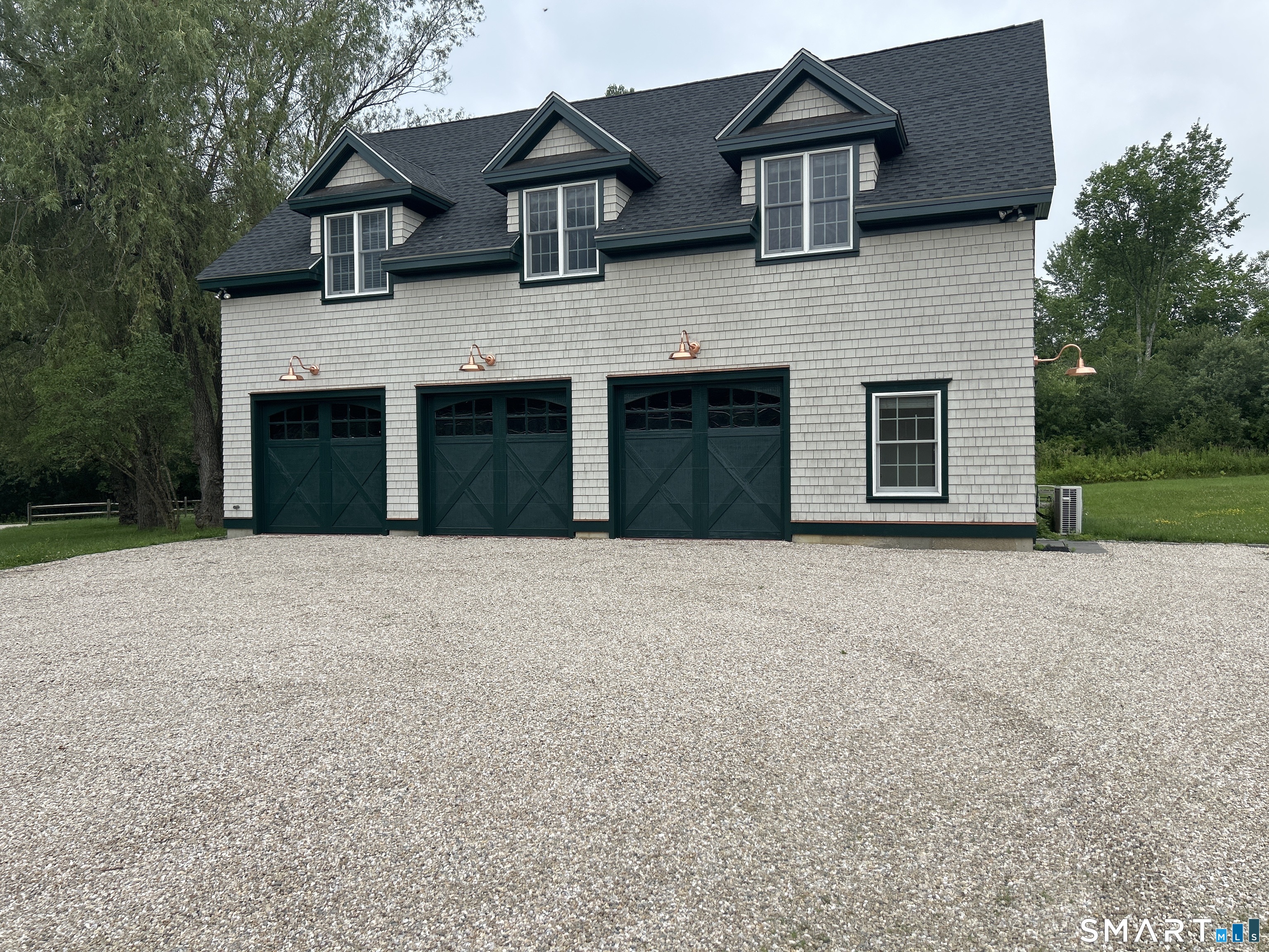 19 Robin Hill Lane Property Photo 1