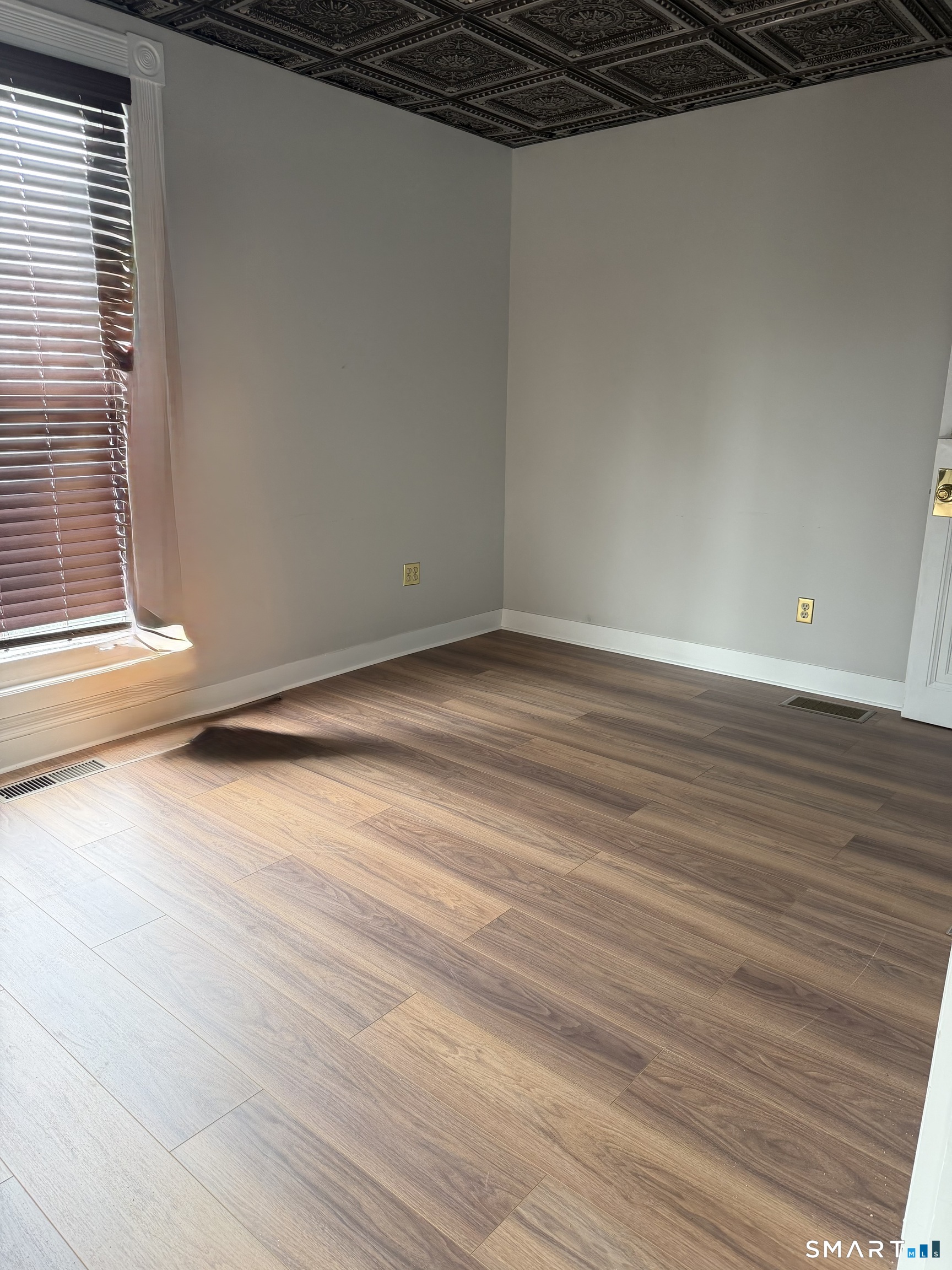21 Holmes 1st Floor Avenue Property Photo 2