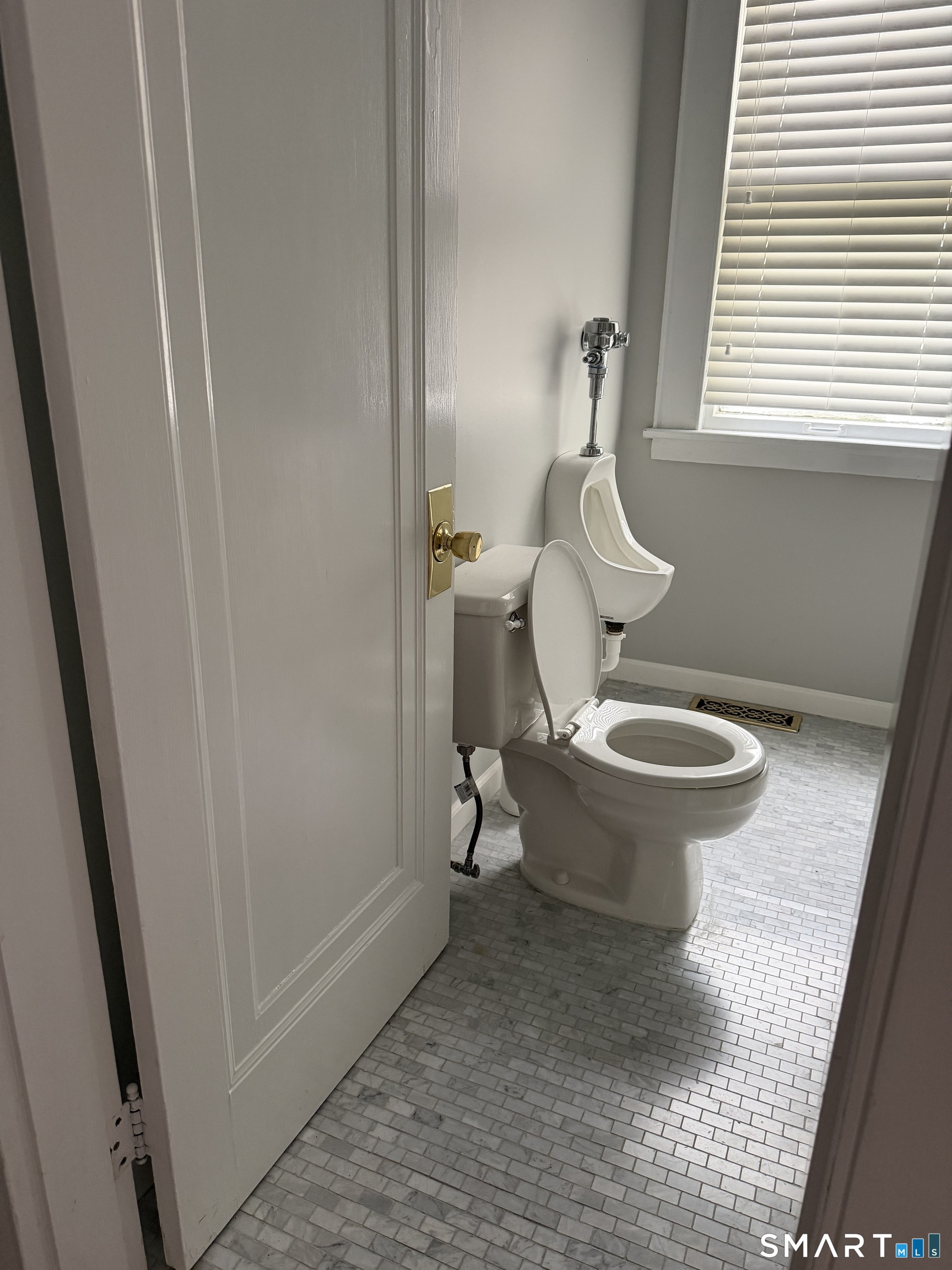 21 Holmes 1st Floor Avenue Property Photo 7