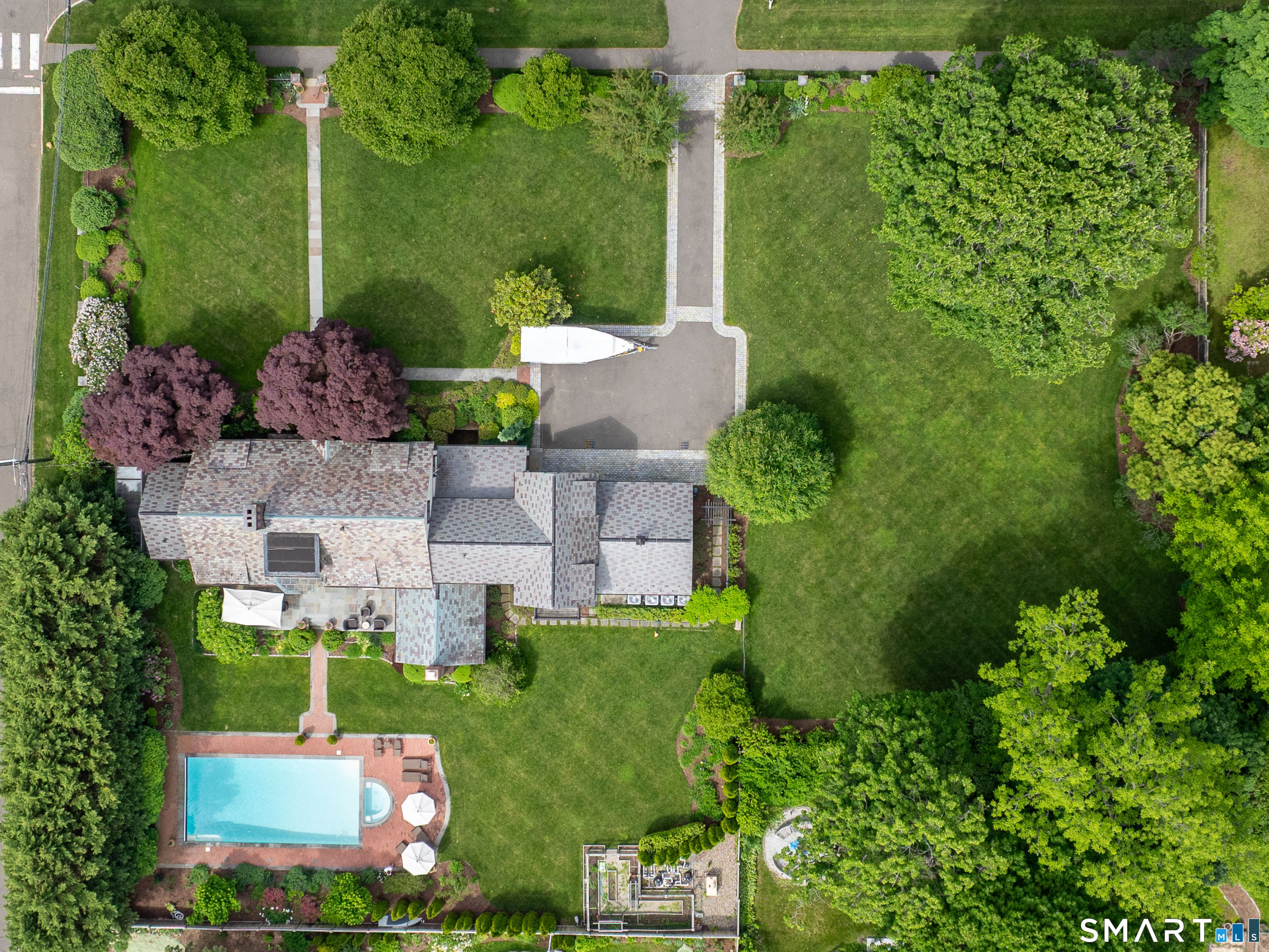 1716 Shippan Avenue Property Photo 3