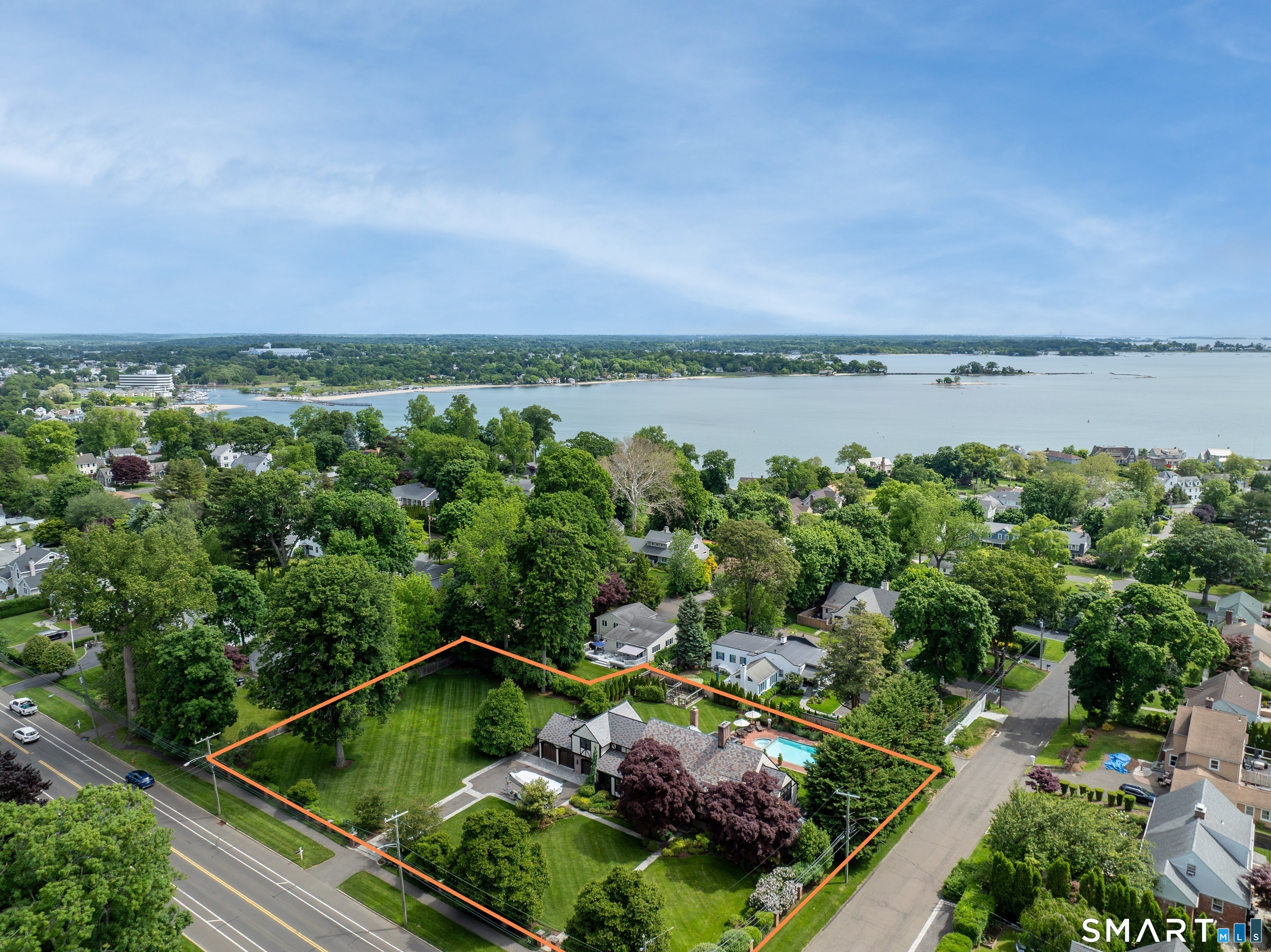 1716 Shippan Avenue Property Photo 4