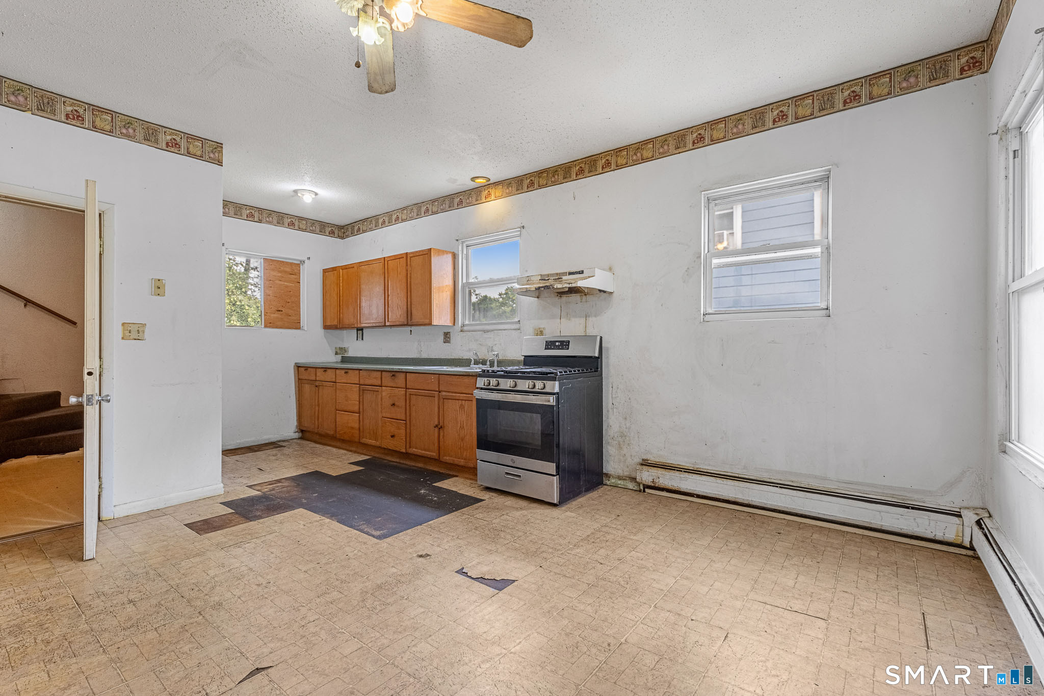 380 Chestnut Street Property Photo 4