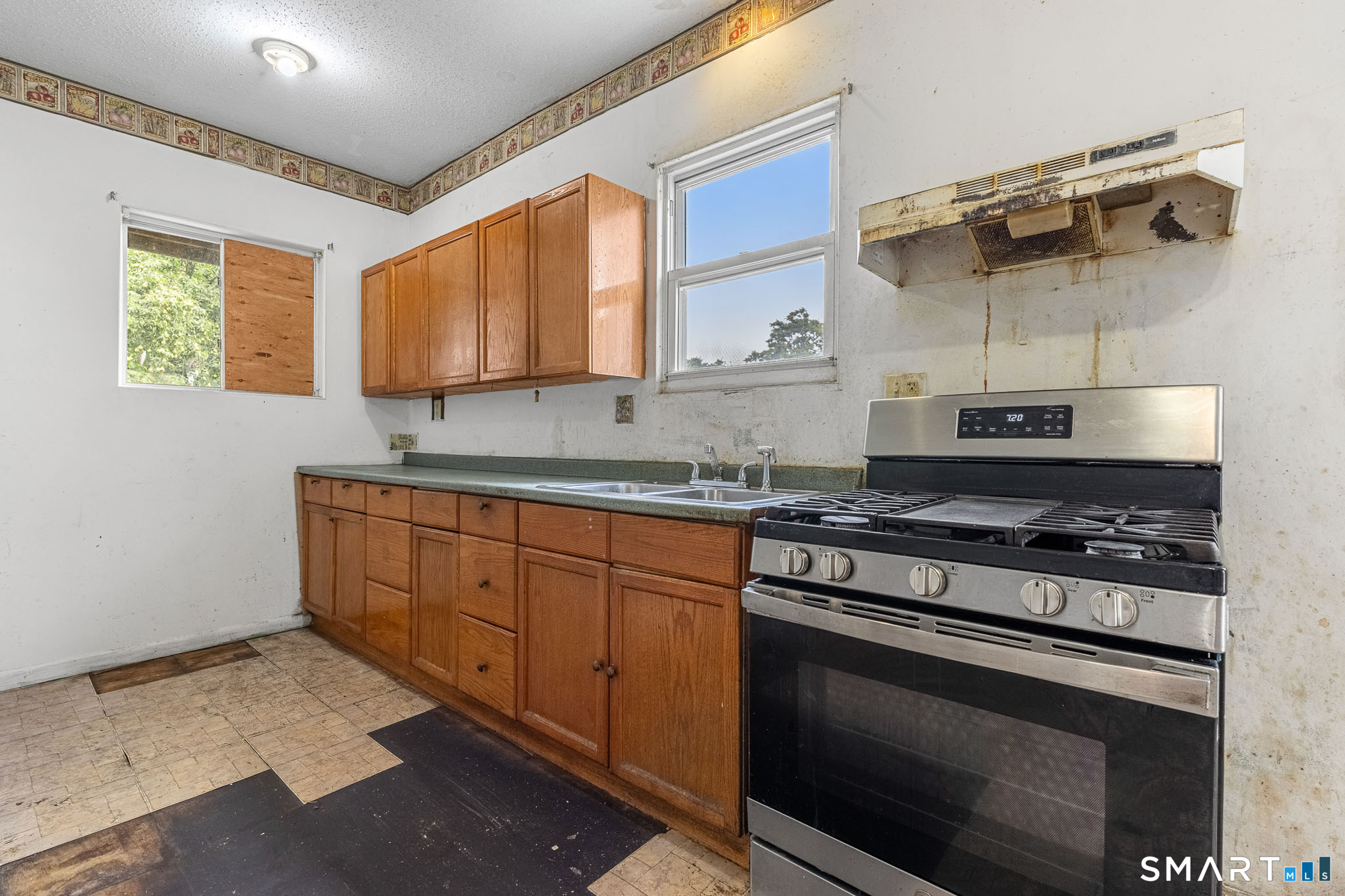 380 Chestnut Street Property Photo 6