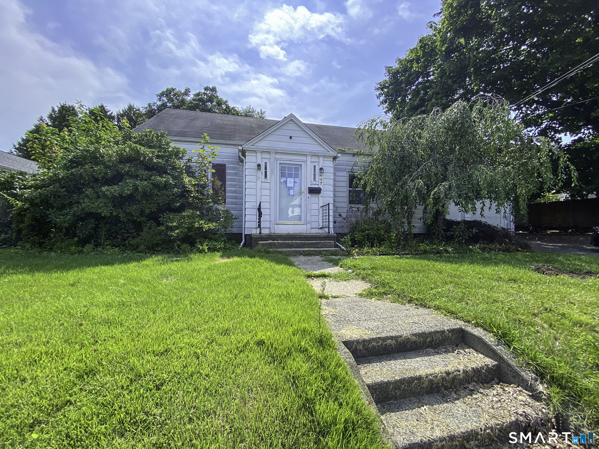 277 Nichols Avenue Property Photo 1