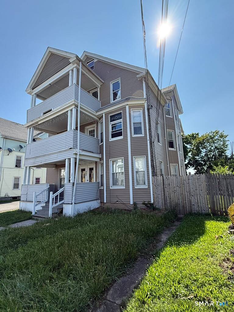 727 East Street Property Photo 1
