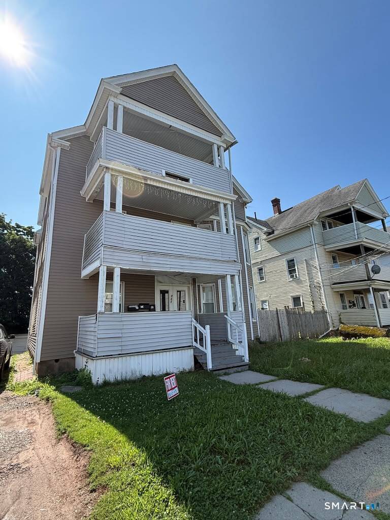 727 East Street Property Photo 2
