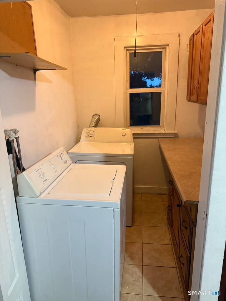 727 East Street Property Photo 5
