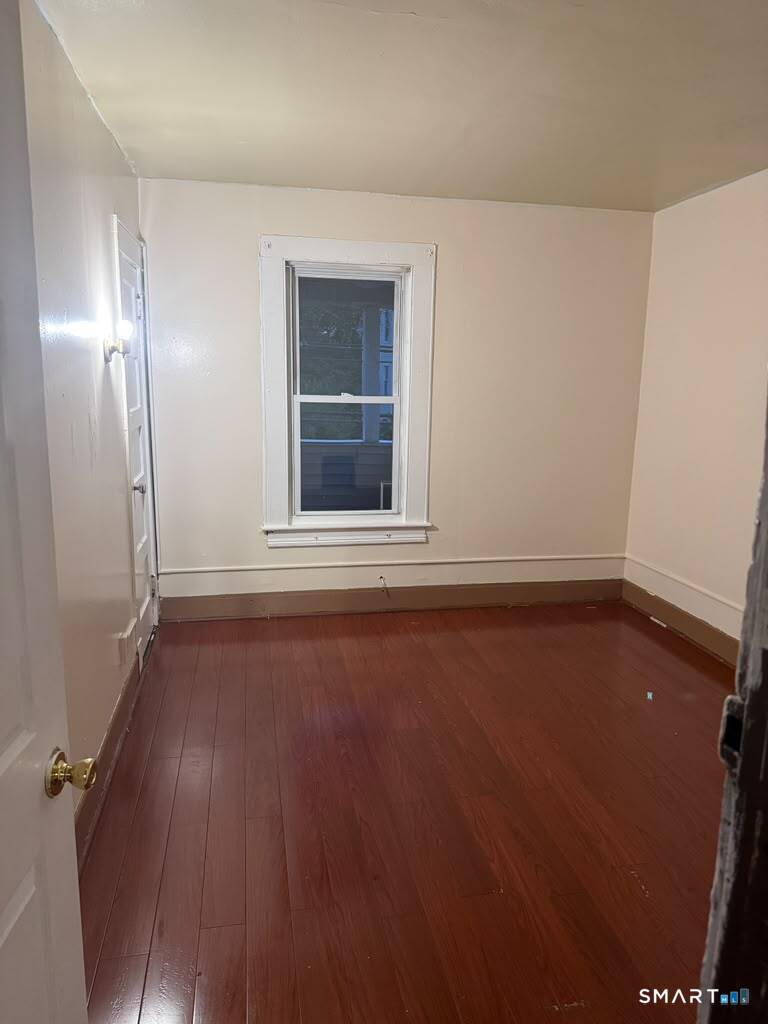 727 East Street Property Photo 7