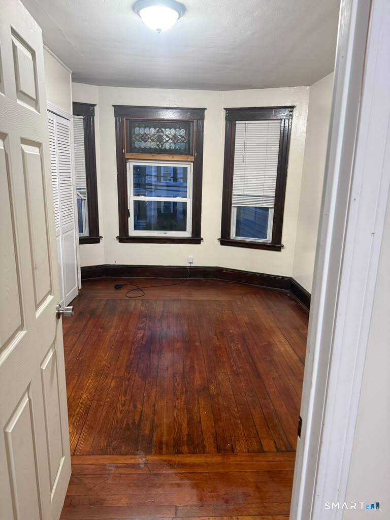 727 East Street Property Photo 10