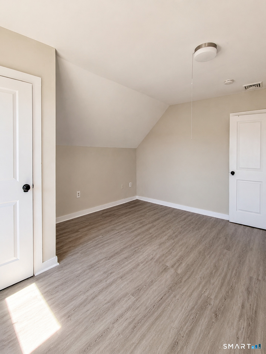 187 Hart 3 Street Property Photo 7