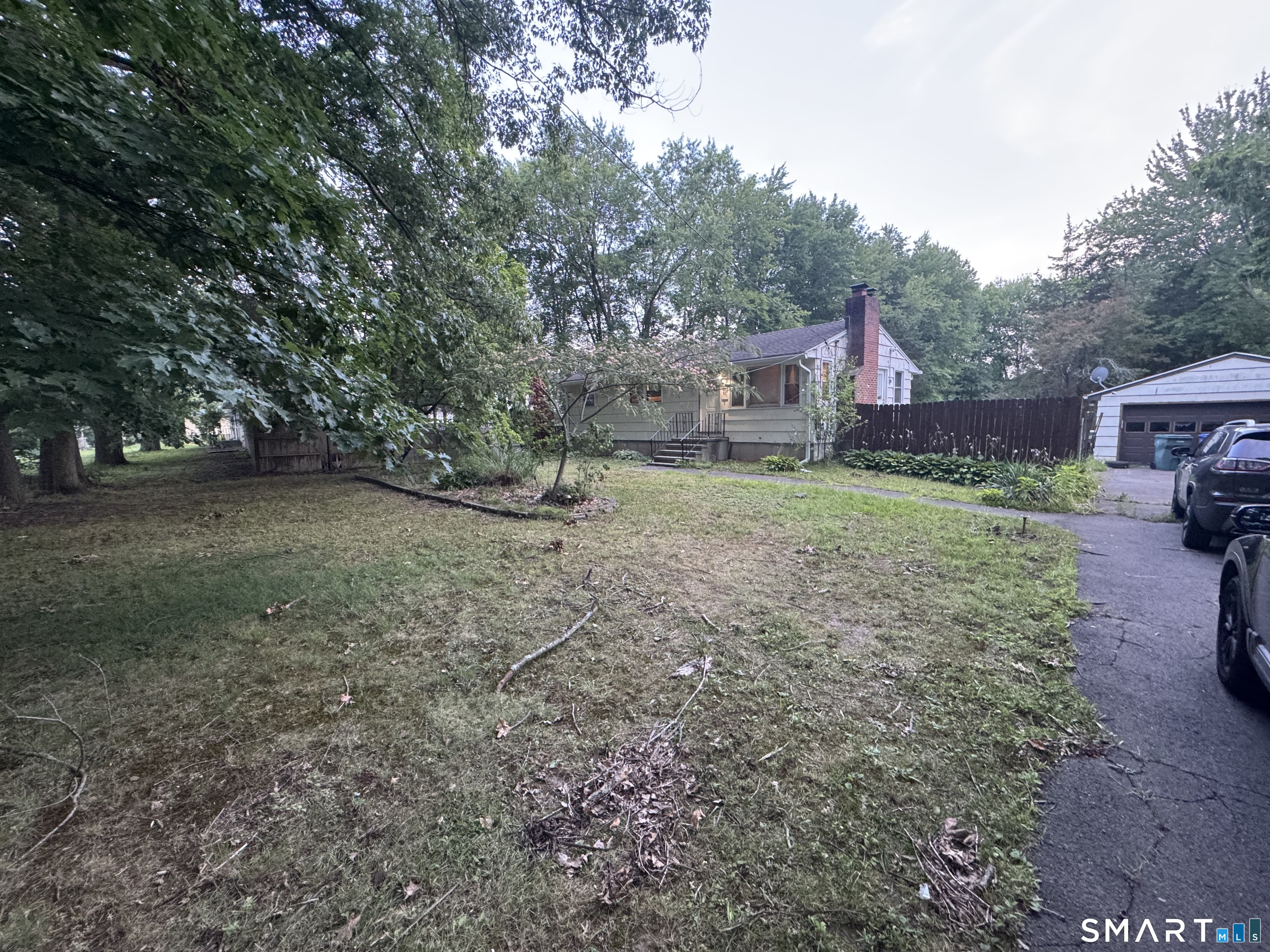 712 Woodin Street Property Photo 1