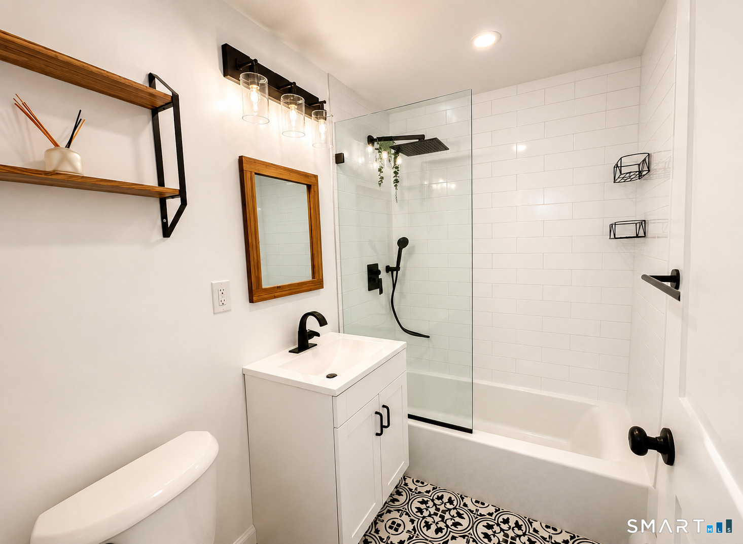 530 River Road Property Photo 7