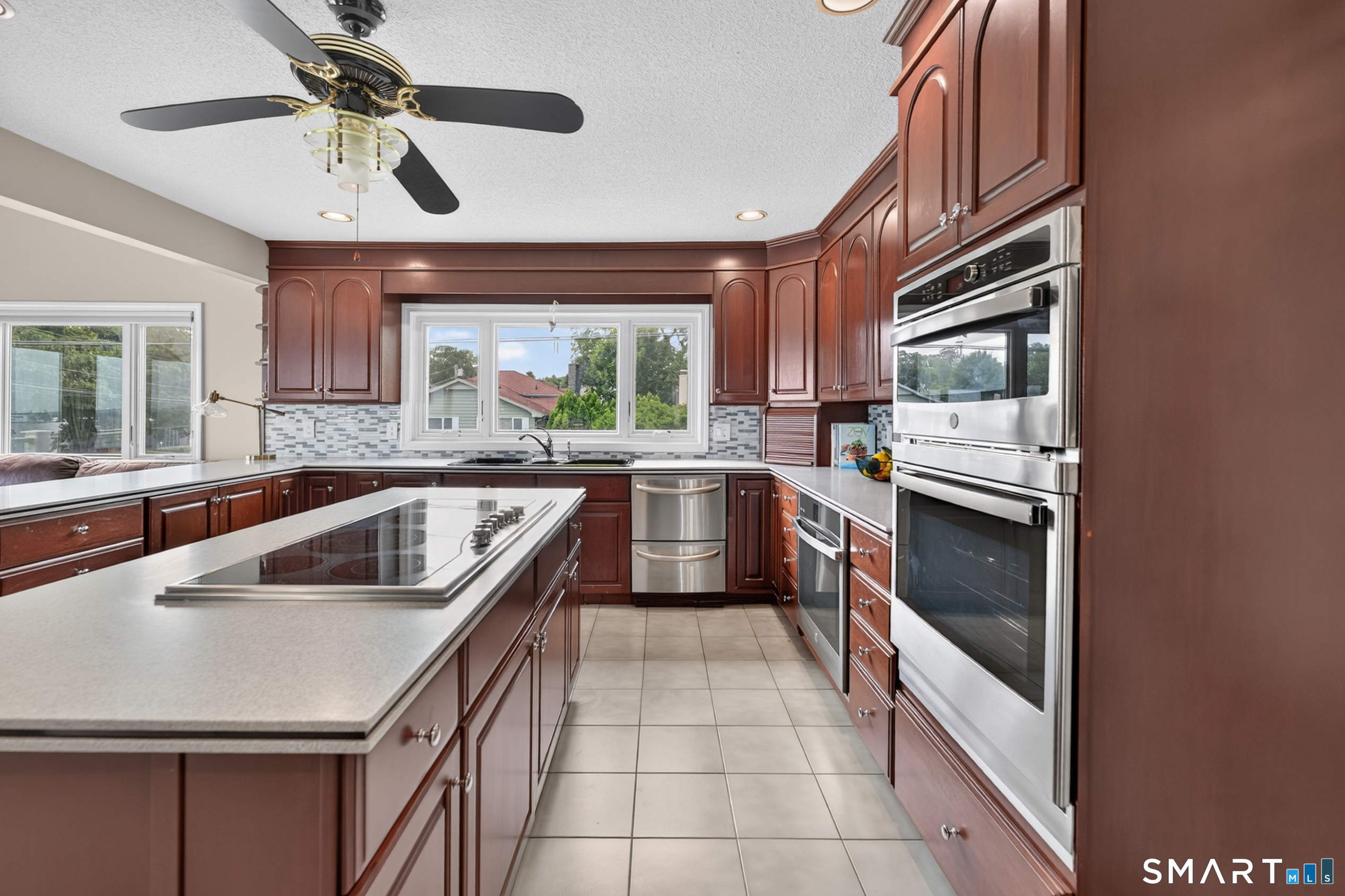 670 Pequot Avenue Property Photo 16