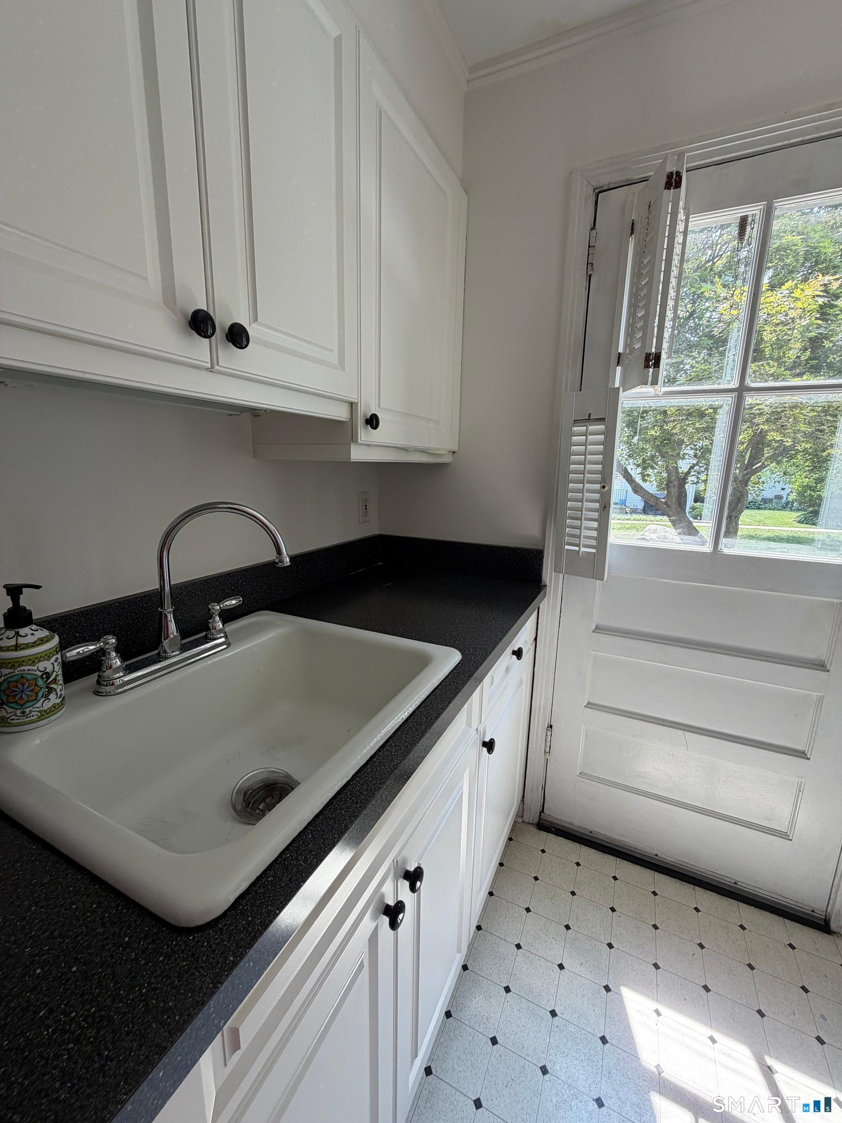 212 Sylvan Knoll Road Property Photo 11