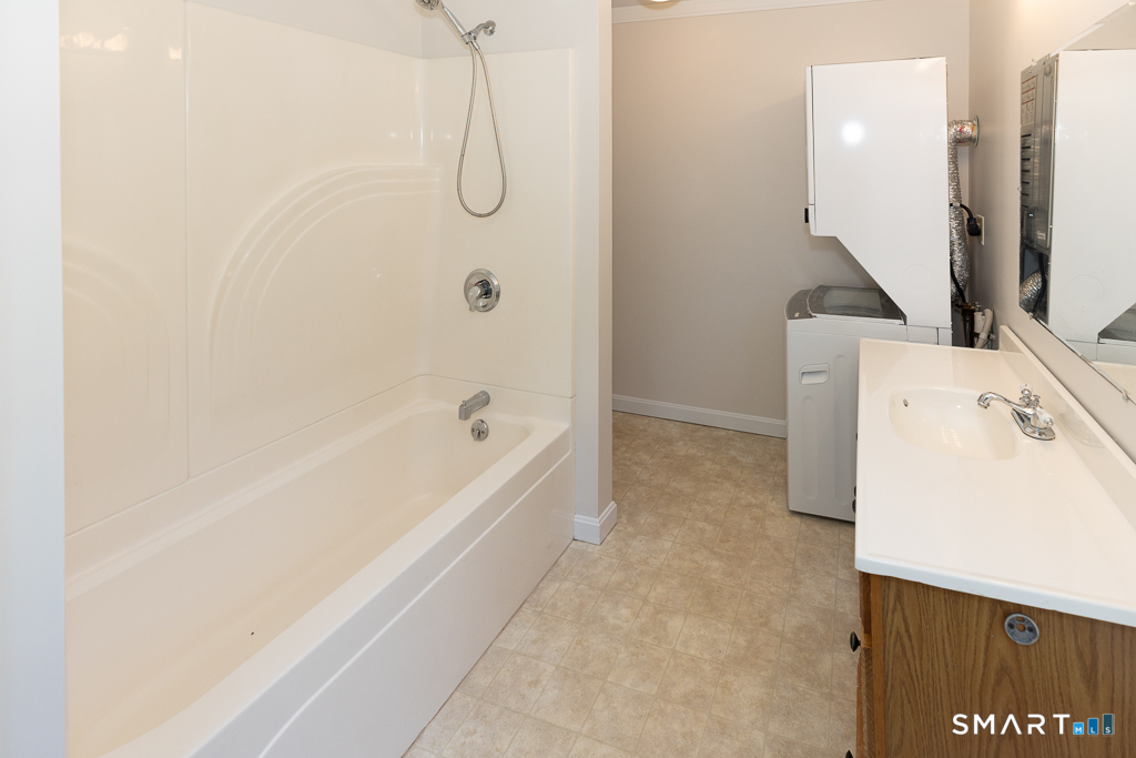 2 Sterling 2 Drive Property Photo 16