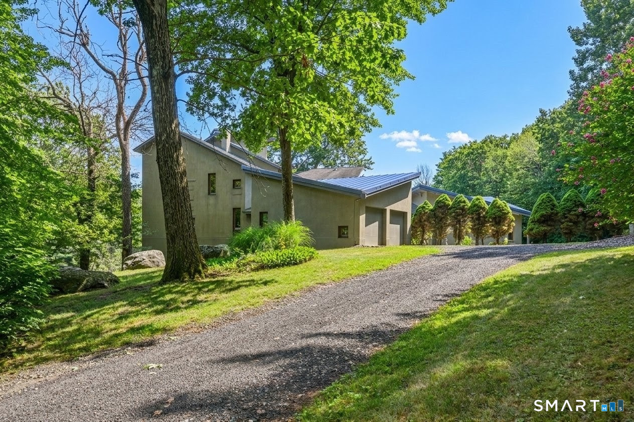 27 Ridge Road Property Photo 3
