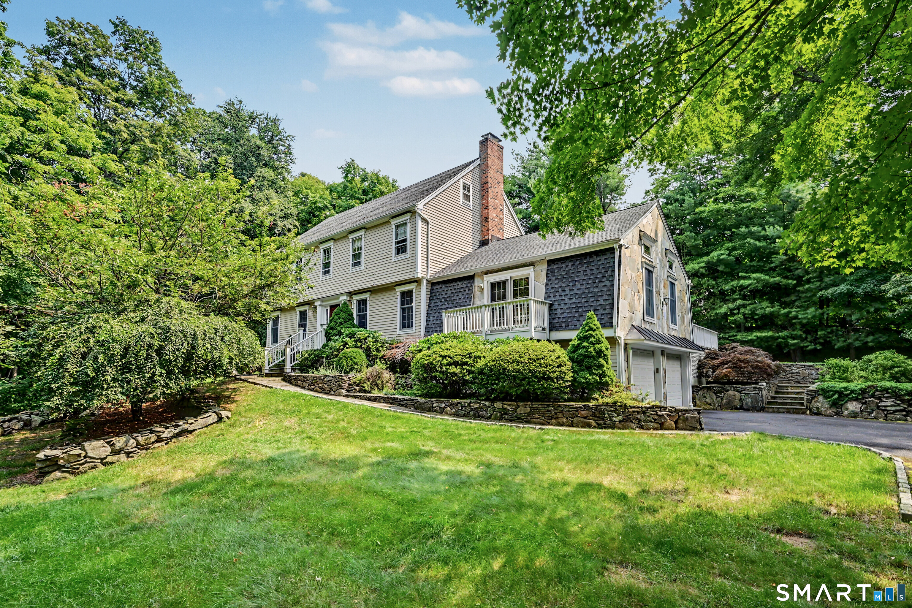 8 Indian Rock Place Property Photo 1