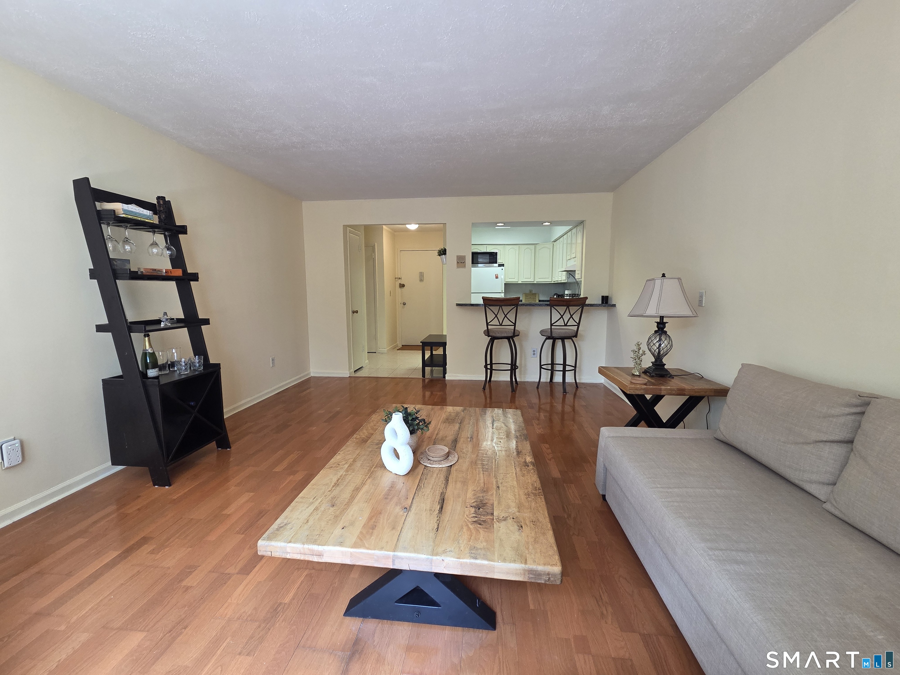 1525 Putnam East 201 Avenue Property Photo 5